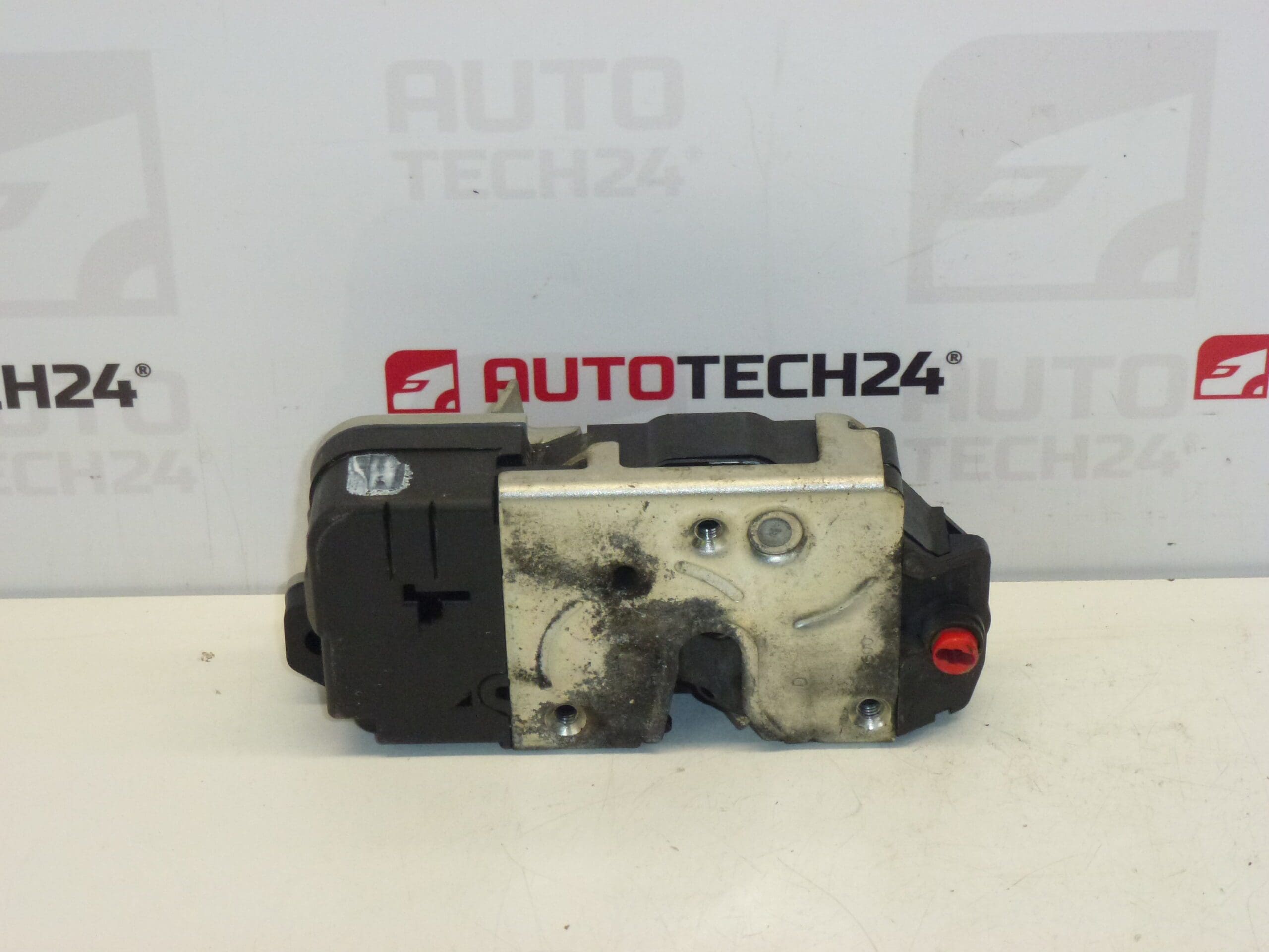 Oikea takaoven lukko Peugeot 206 206+ 9138J0