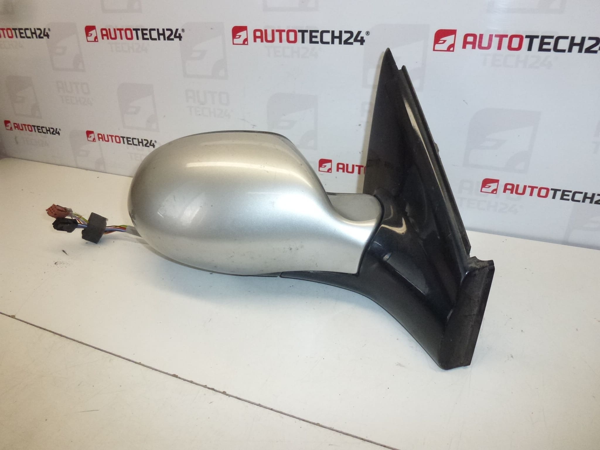 Oikea taustapeili Citroën C5 vuoteen 2004 asti sähköisesti taittuva EZRC 8149WJ