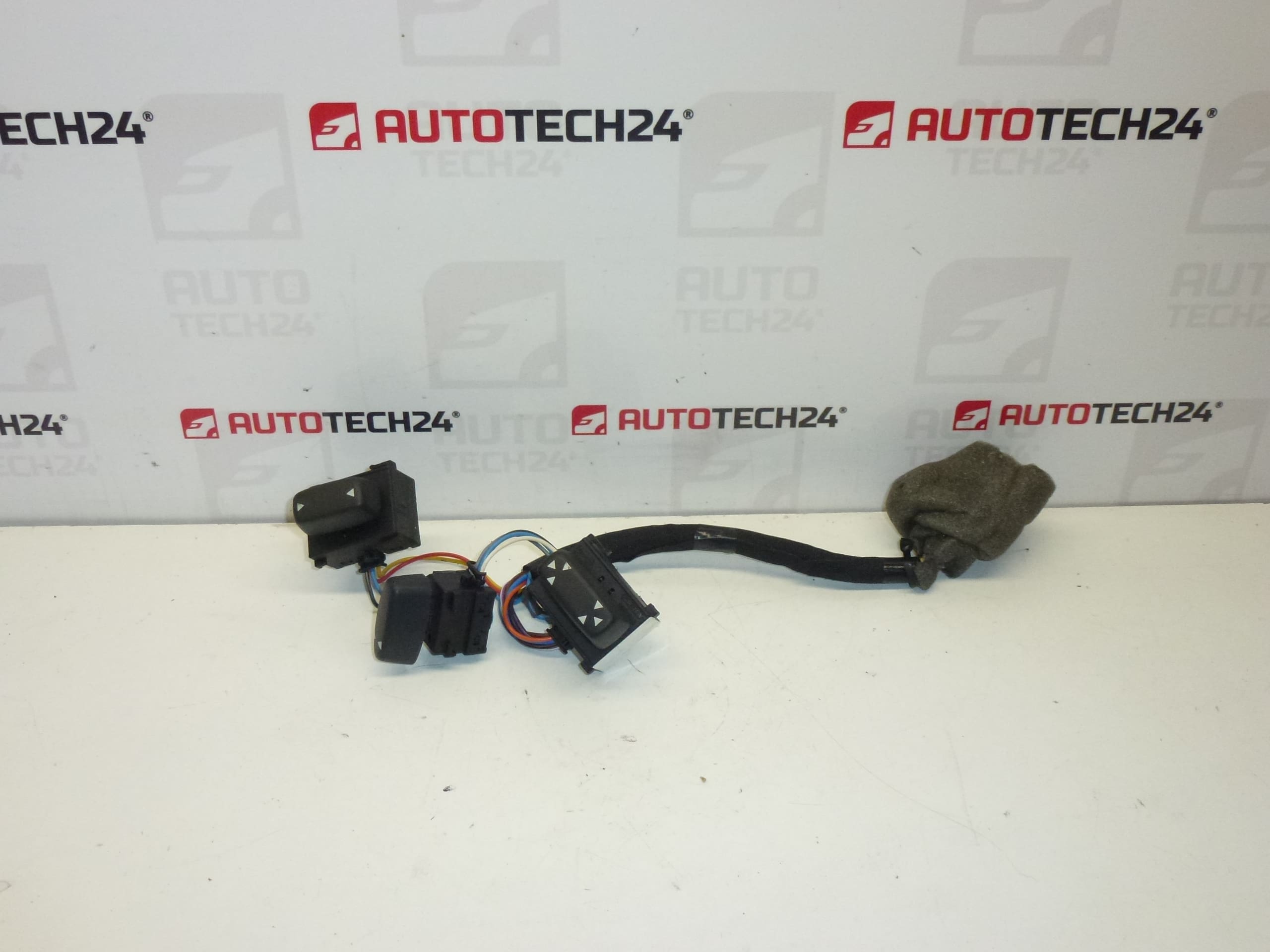 Sähkötoiminen istuinohjain Citroën C5 8914AL