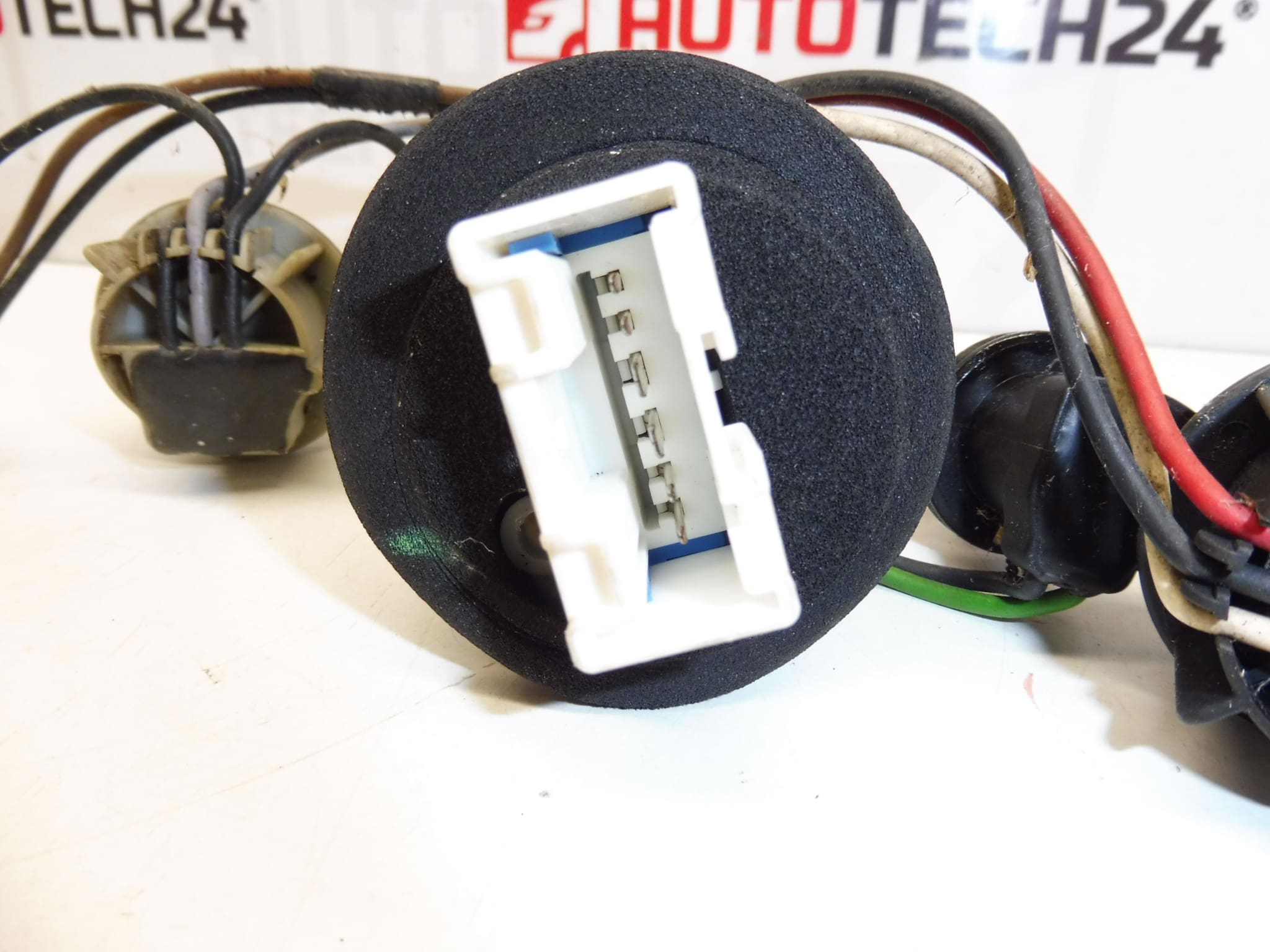 Takaluukun valaisin Peugeot 407 COUPÉ 6534PP - Image 2