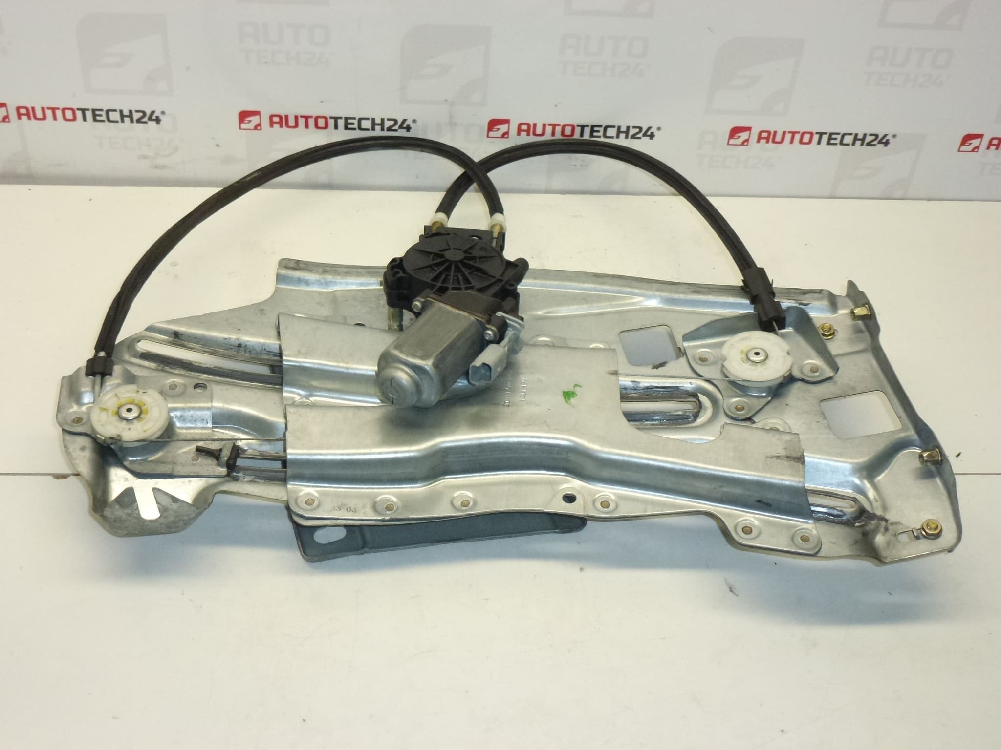 Vasen Takimmaisen Sähköinen Takaluukun Ikkunan Mekanismi Citroën C3 Pluriel 963071180D 922383 - Image 2