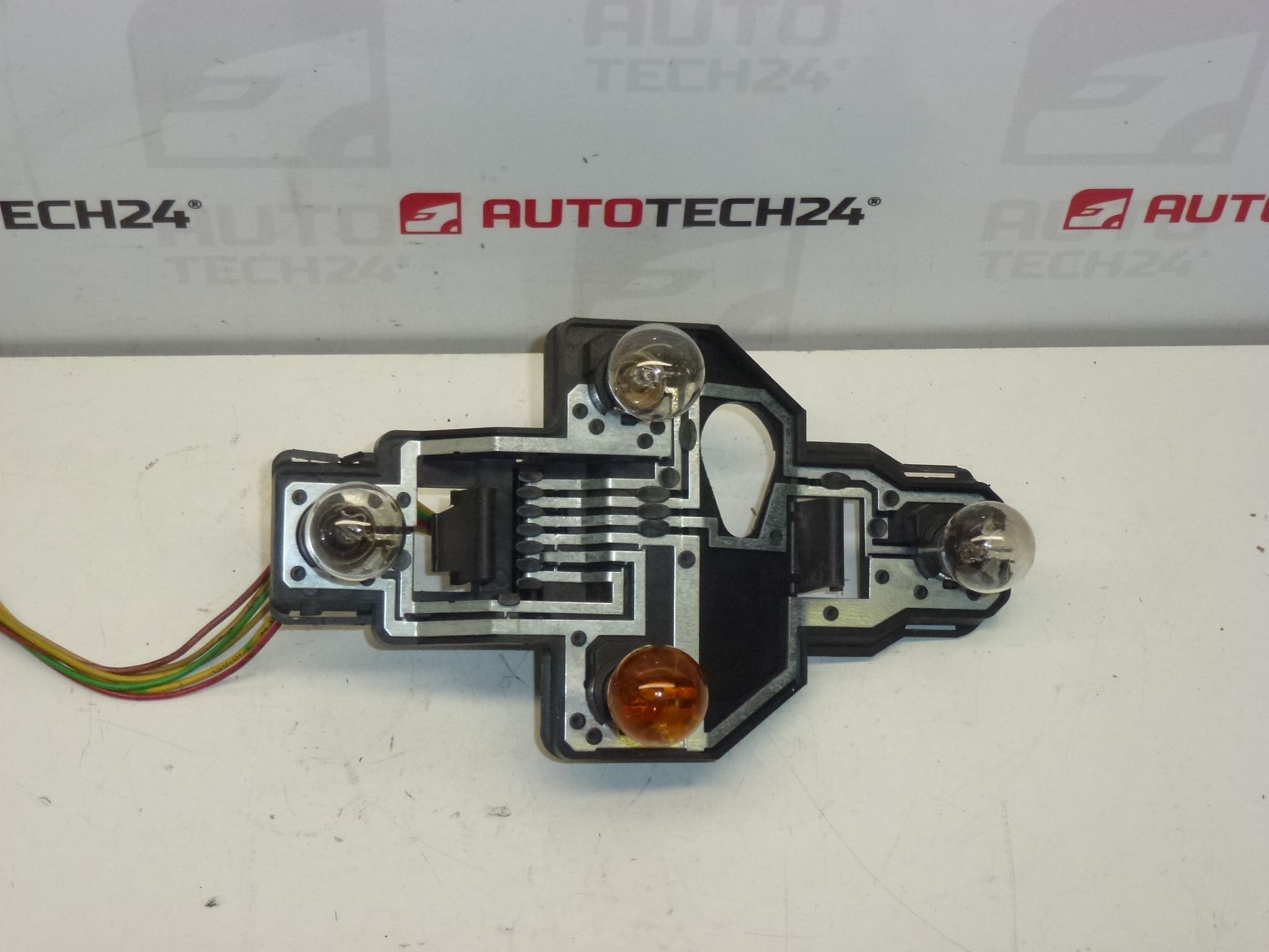 Vasen takavalon kanta Citroën Xsara Kombi 6350J8