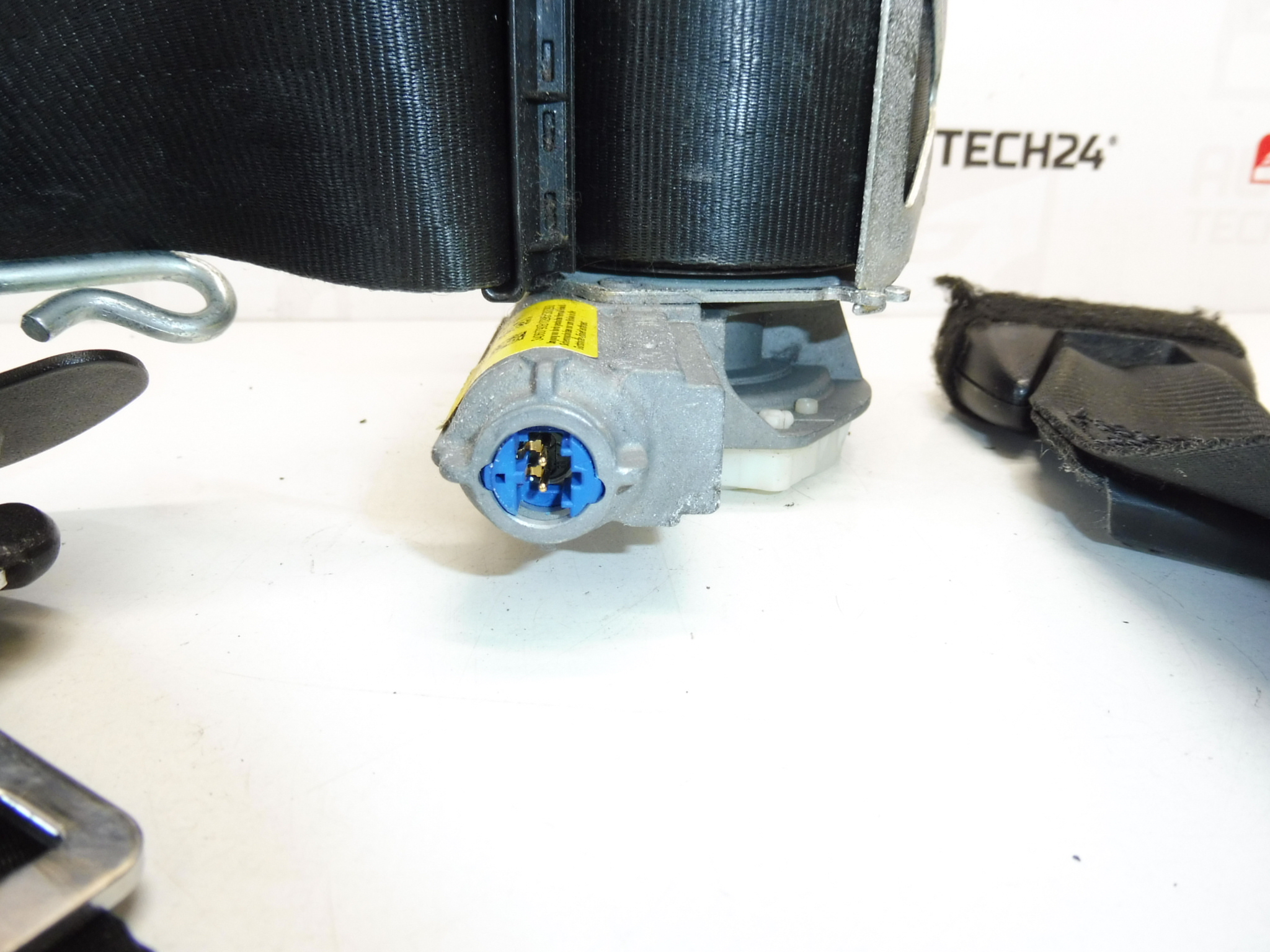 Oikea turvavyö Peugeot 3008 5008 34068389F 8975HN