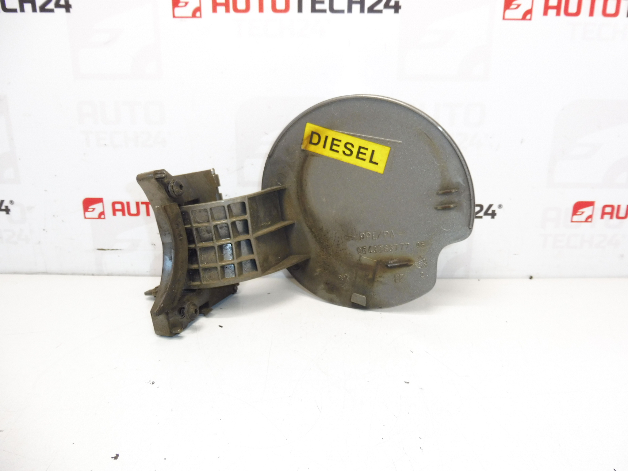 Polttoainesäiliön kansi Peugeot 307 9643083777 KDA