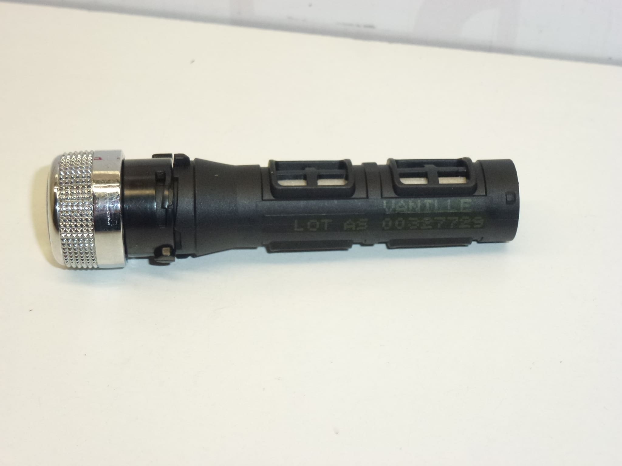 Citroën C3 C4 Picasso tuoksupainike 824435 8244E5 - Image 2