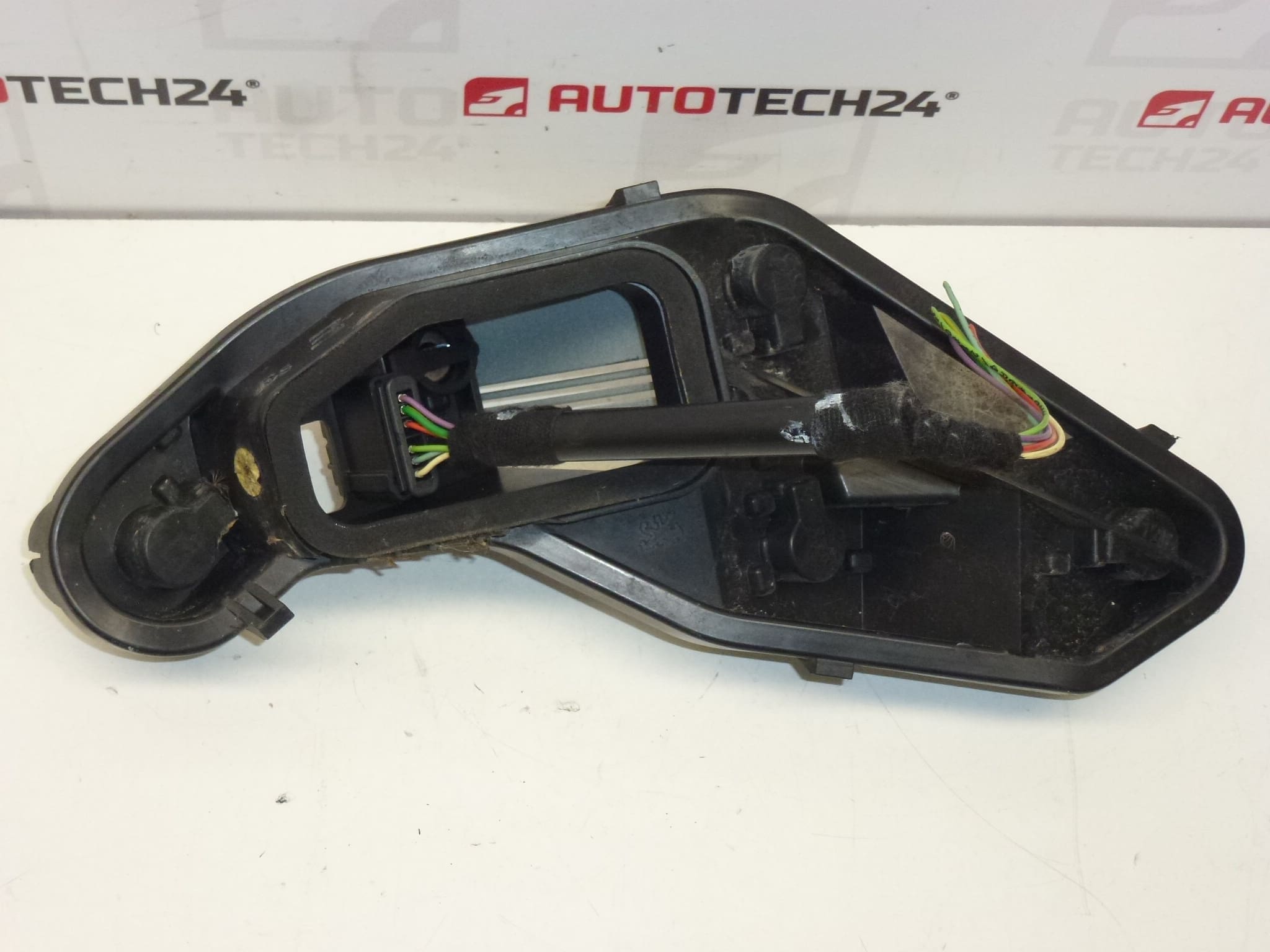 Lampunpidike oikean takavalon + kaapeli Peugeot 207 6351Y7 - Image 2