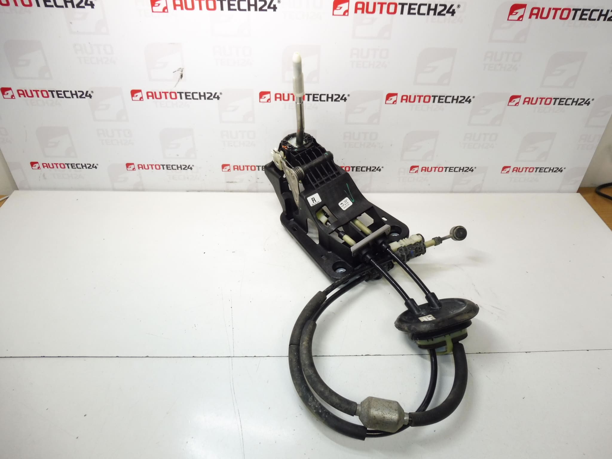 Citroën C3 DS3 Peugeot 9808161480 9837816580 SHIFT -vipu