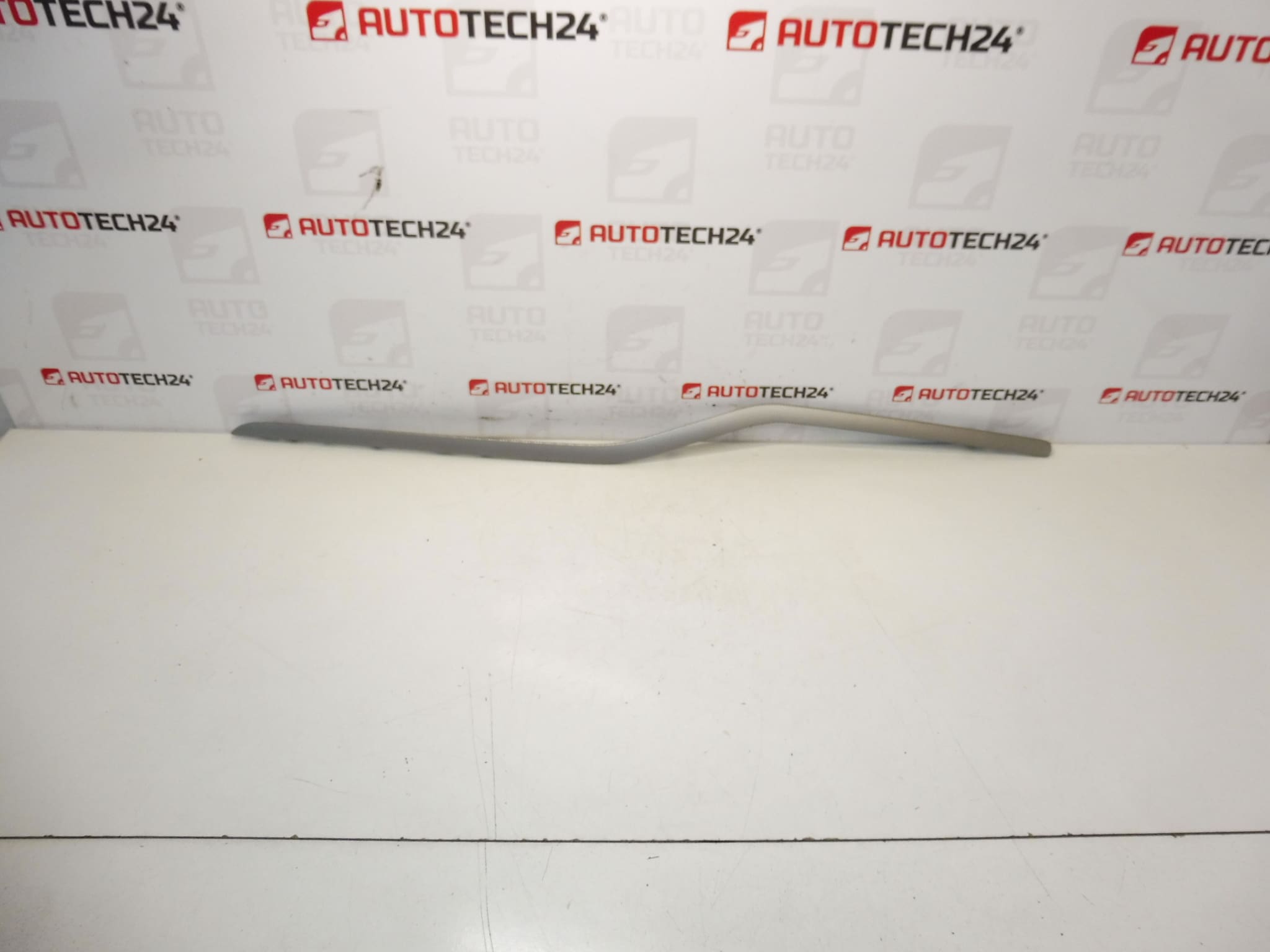 Koristeellinen kojelauta Citroën C5 X7 9682315877 8231S3