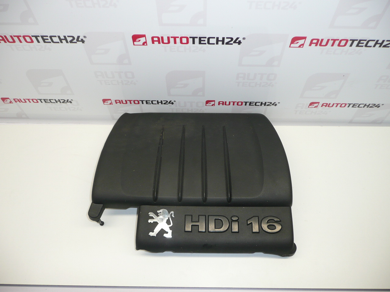 Moottorin kansi 1.6 HDI Peugeot 9659999880 0137E5