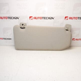 Citroën Peugeot 8143es ajautuu