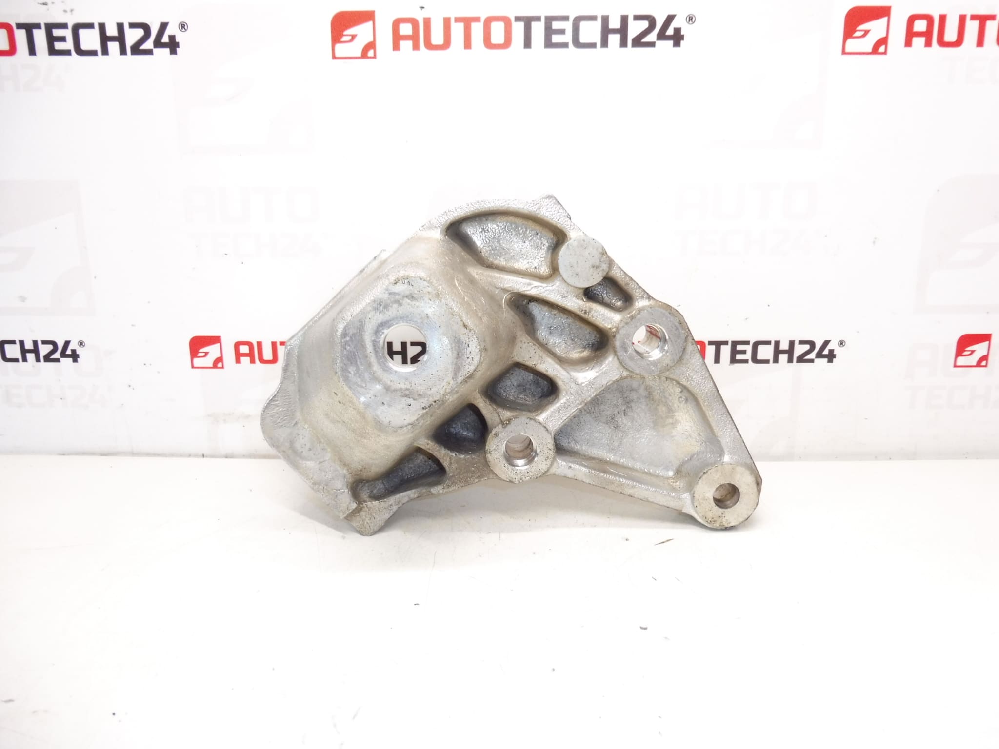 Motorin sarana oikealla Citroën Peugeot 9647029580 1839c8