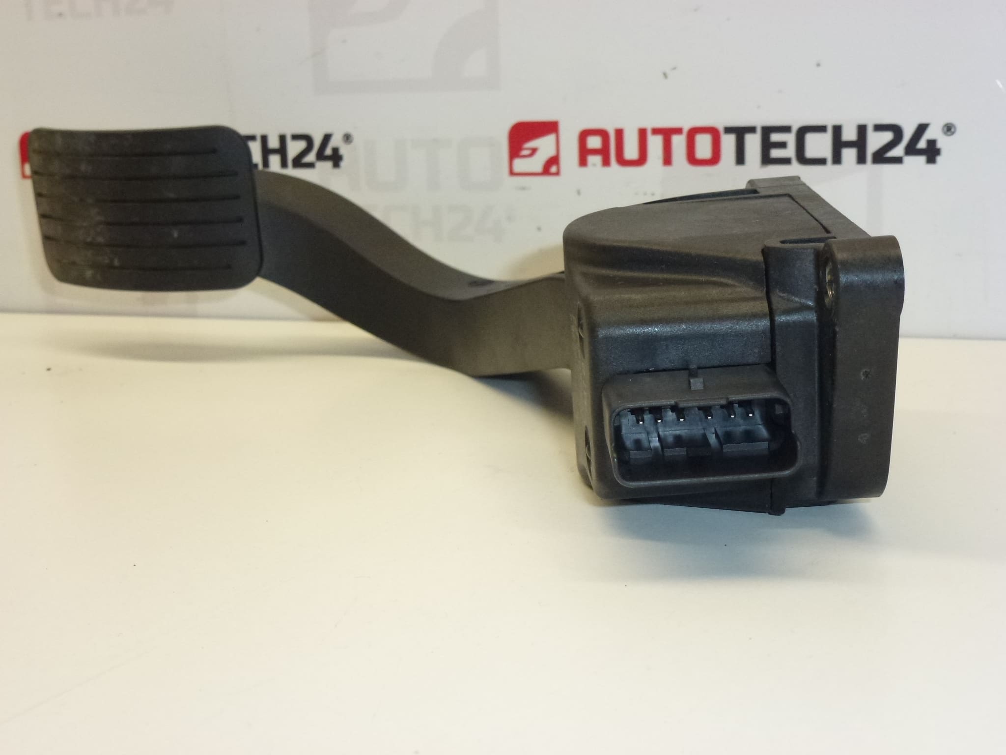 Kaasupoljin Citroën Peugeot Bosch 0280755167 9671416880 1601EA