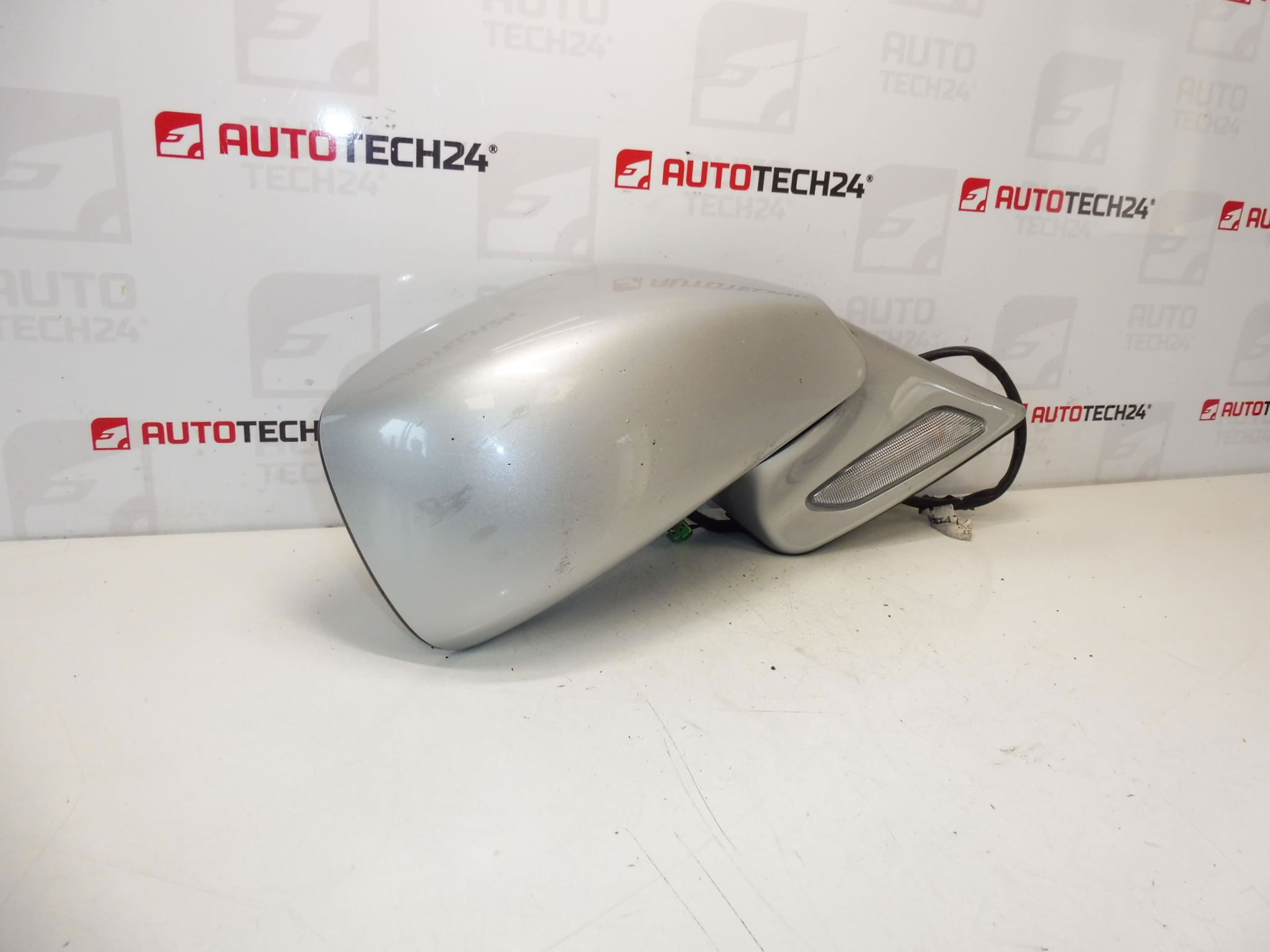 Peili oikea Ezrc Citroën Peugeot 14009349ZR 8153FV