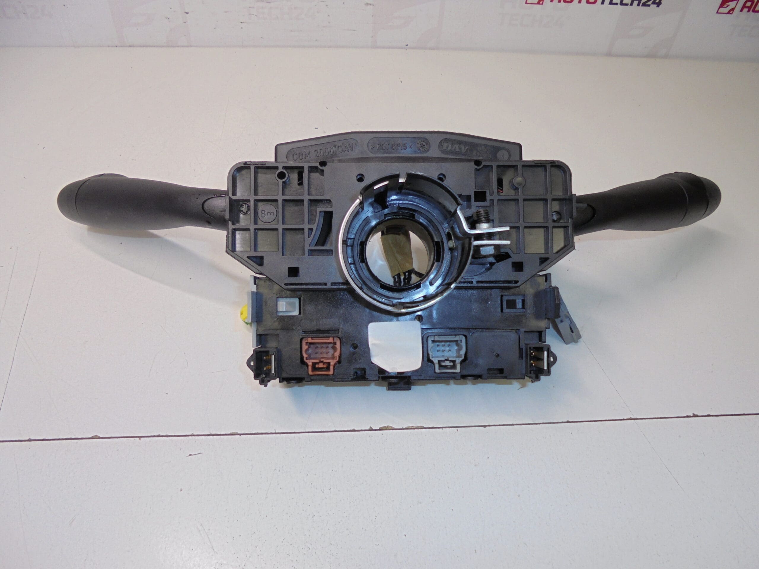 Kuljettaja Citroën Peugeot 96605679XT 6239Q1