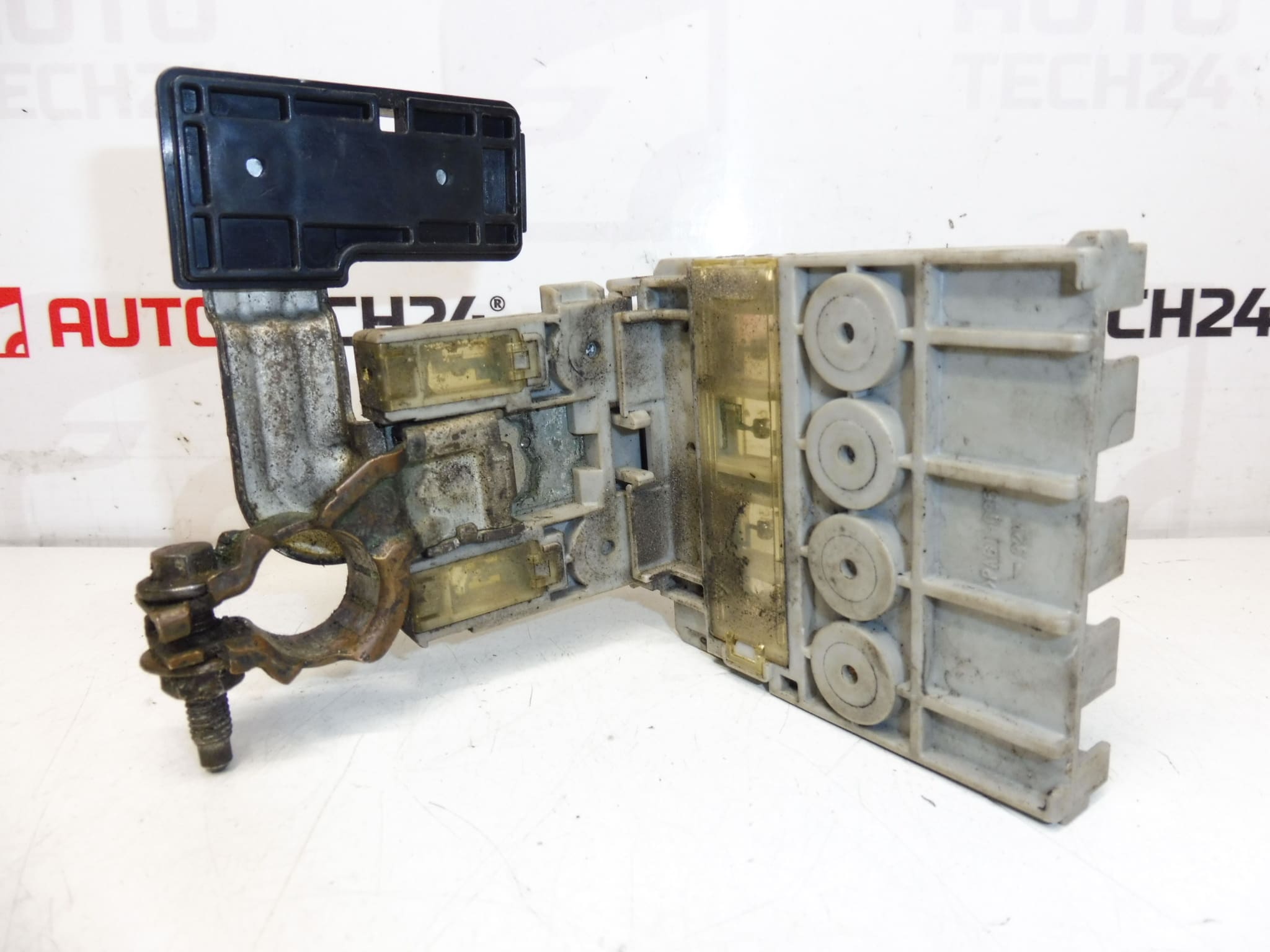 Citroën C-Crosser / Peugeot 4007 6500FC sulakemoduuli - Image 2