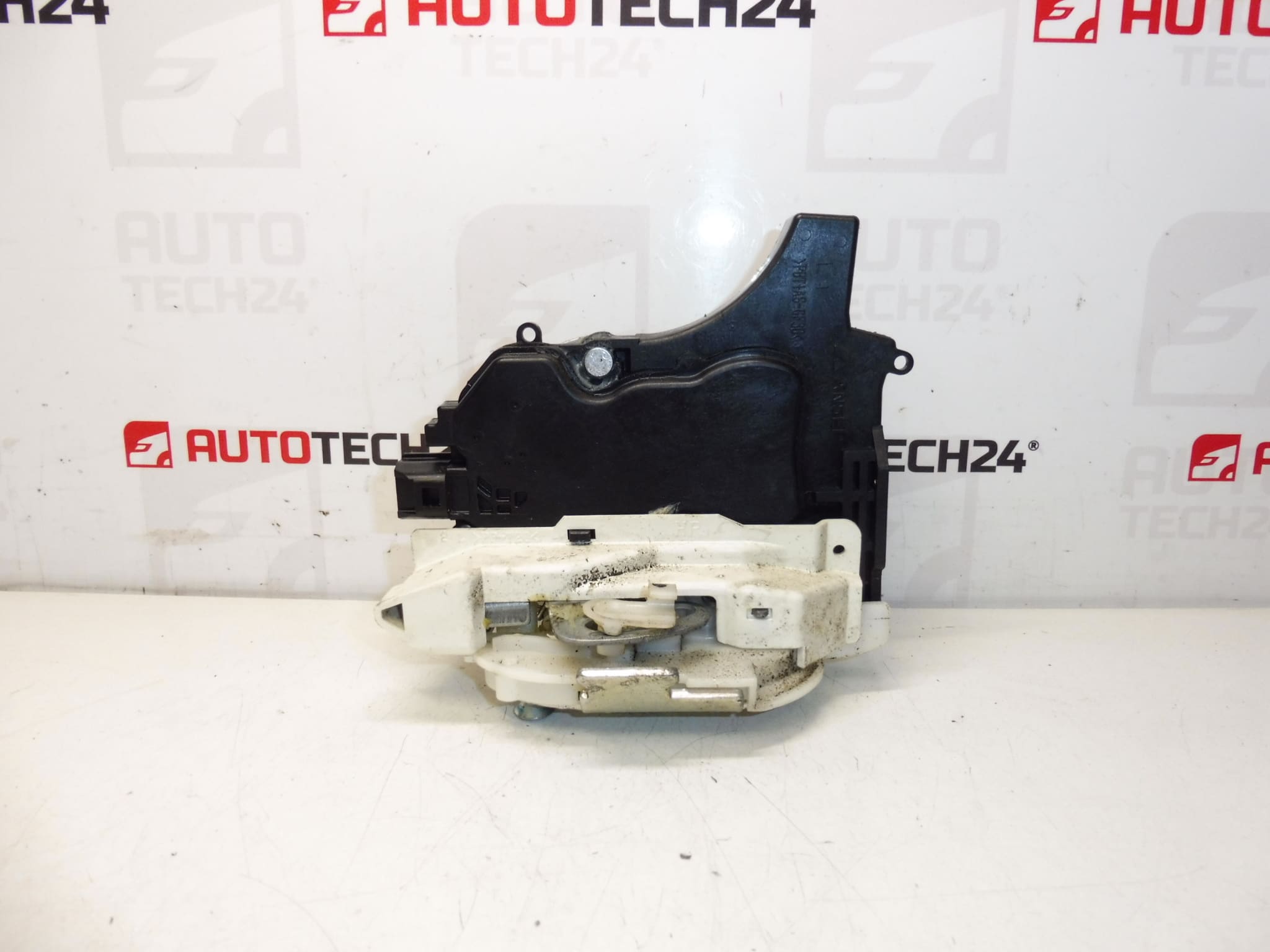 Vasen takaoven lukko Citroën C-Crosser Peugeot 4007 9137N0