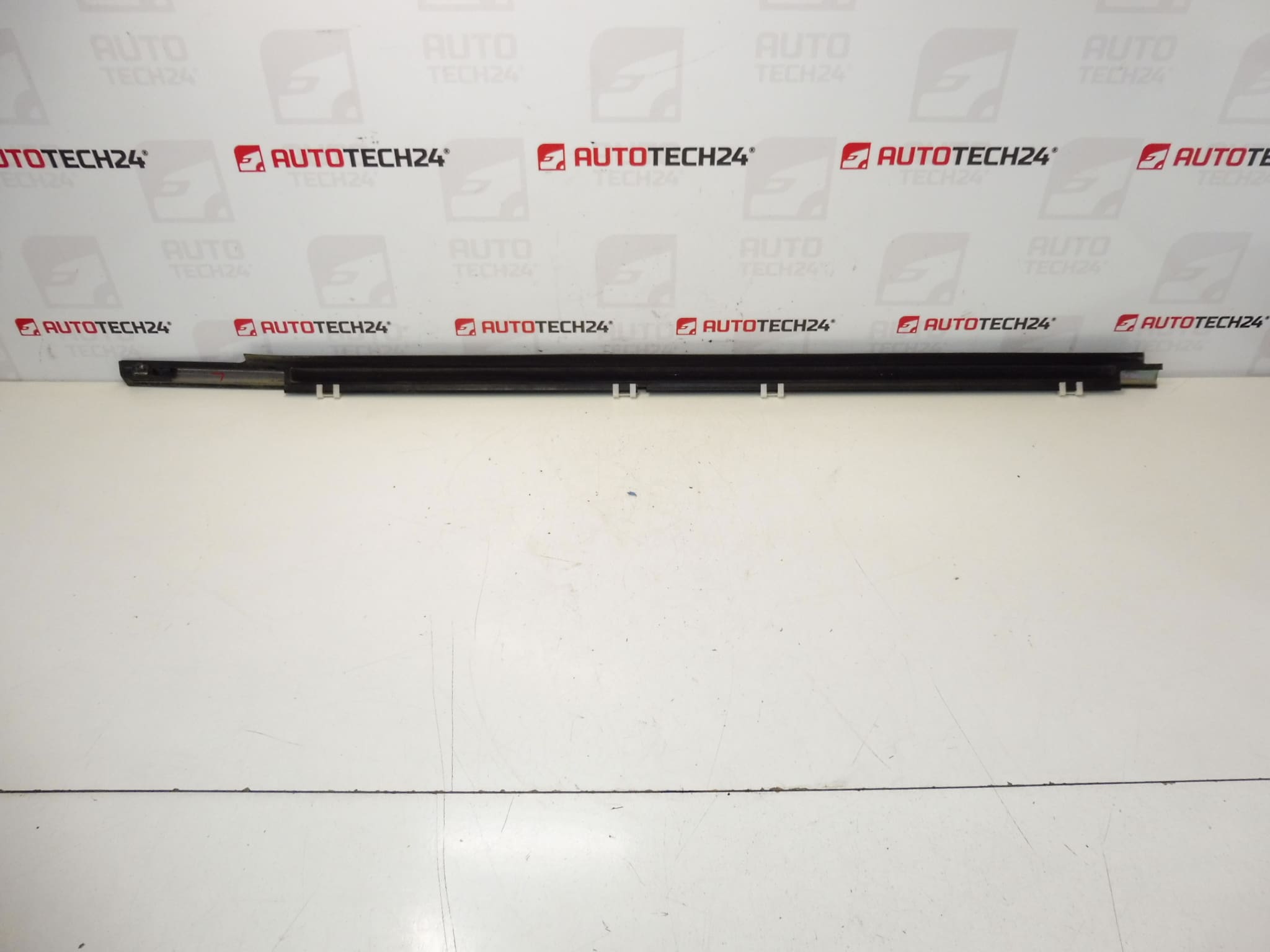 Vasen Oikean Takaluukun Listakehys Citroën C-Crosser Peugeot 4007 9309P4 - Image 2