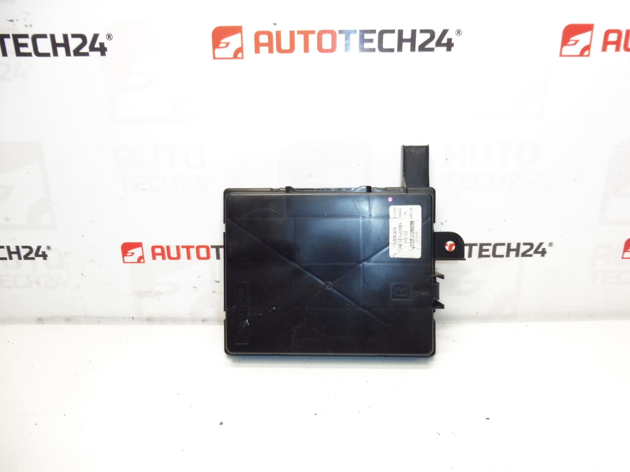 Citroën Peugeot 7820A404 1606379880 Ohjausyksikkö