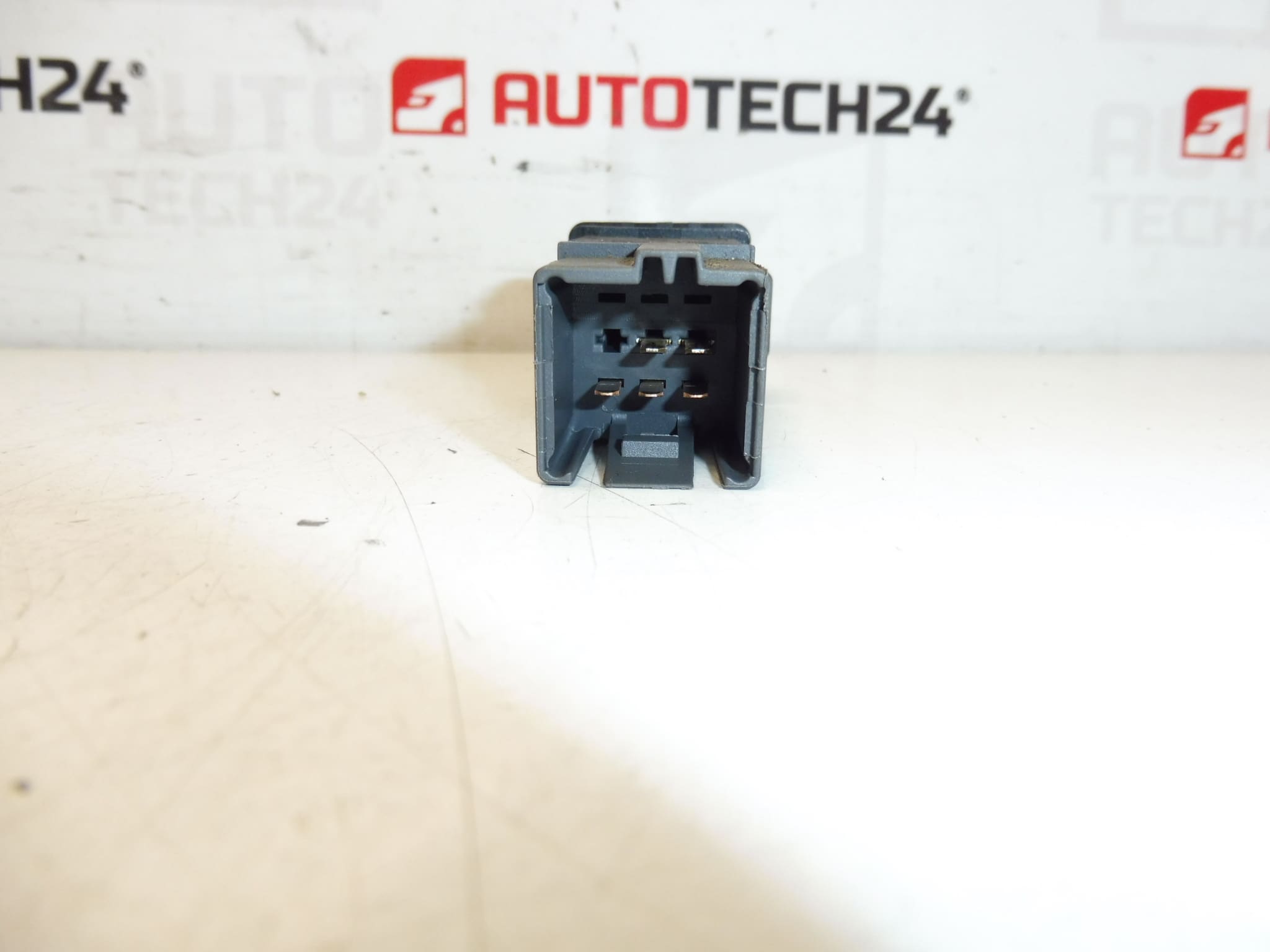 Citroën Xsara 6554CK takaikkunoiden kytkin - Image 2