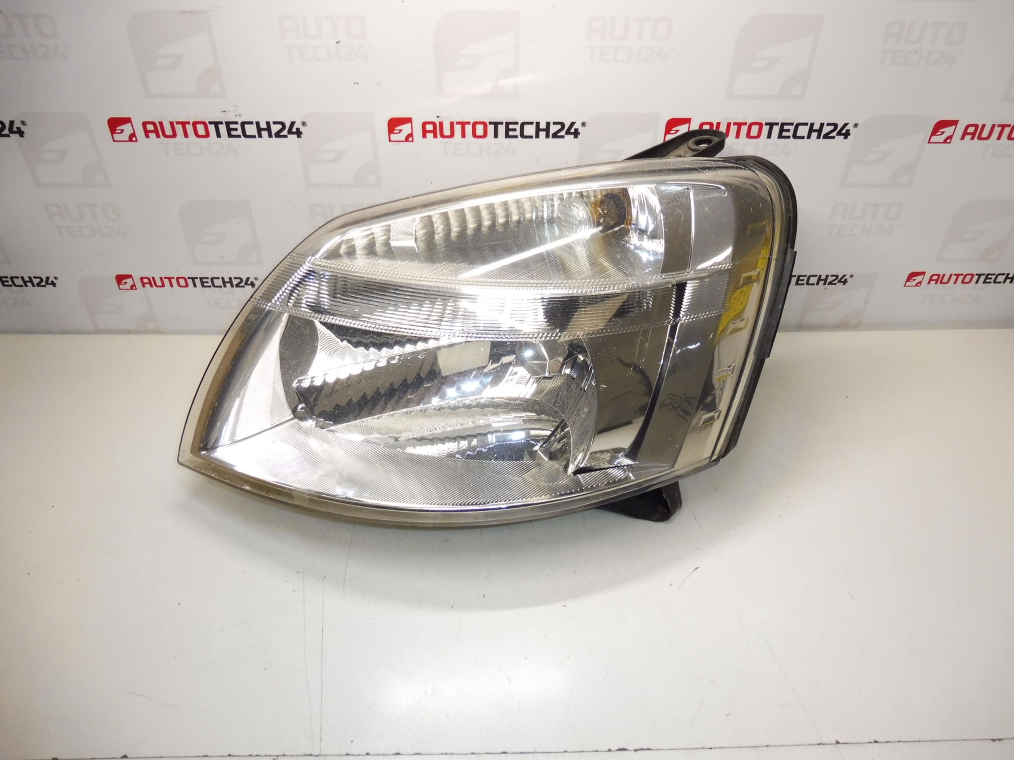 Little Lead Light Citroën Berlingo Peugeot Partner 9644150980