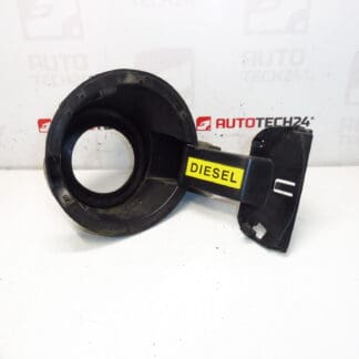 Polttoainesäiliön täyttöaukko Peugeot 3008 9682803280 1517E2