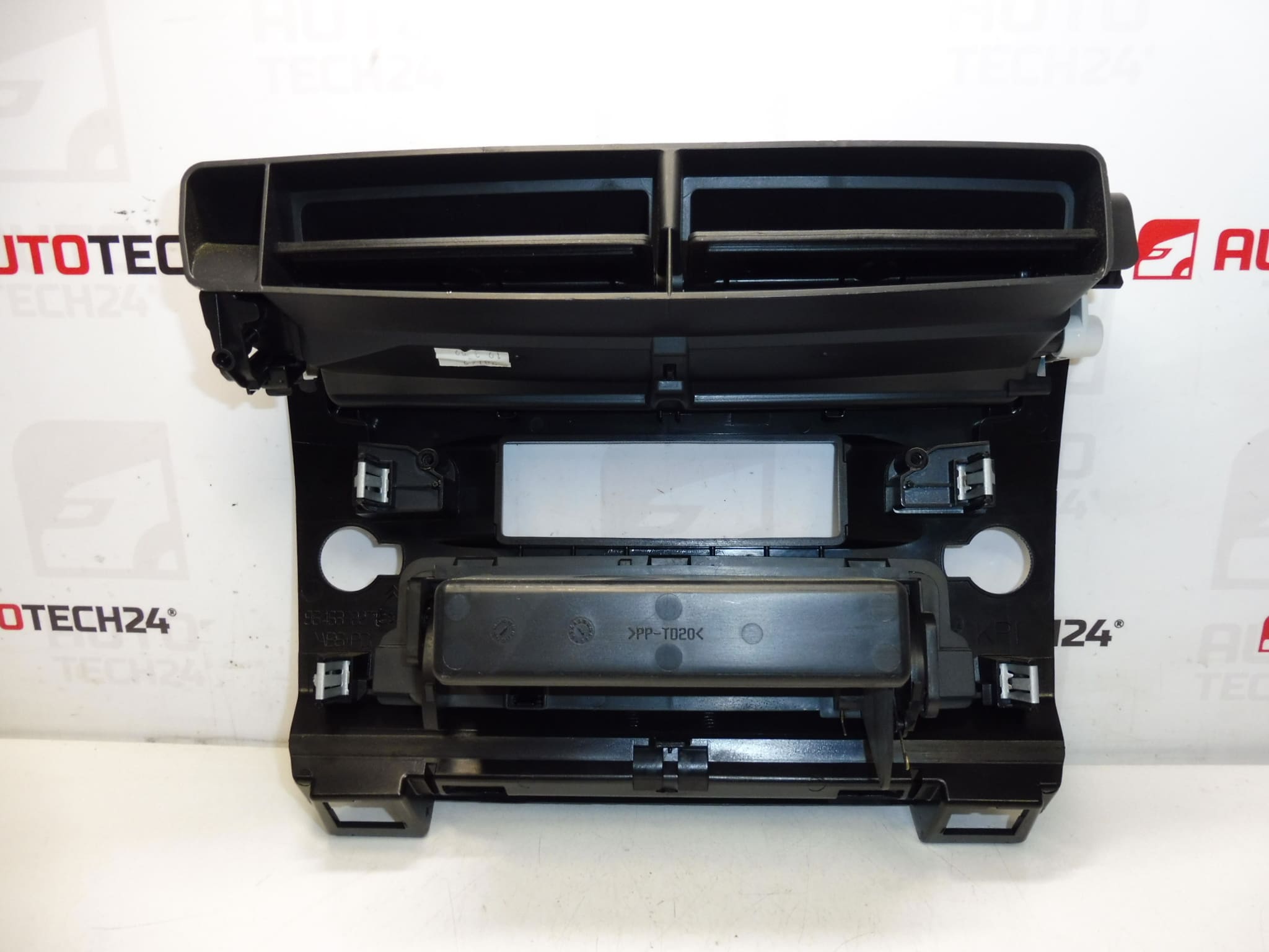 Tuuletusaukkojen keskus Citroën C4 9646338277 8212YK - Image 2