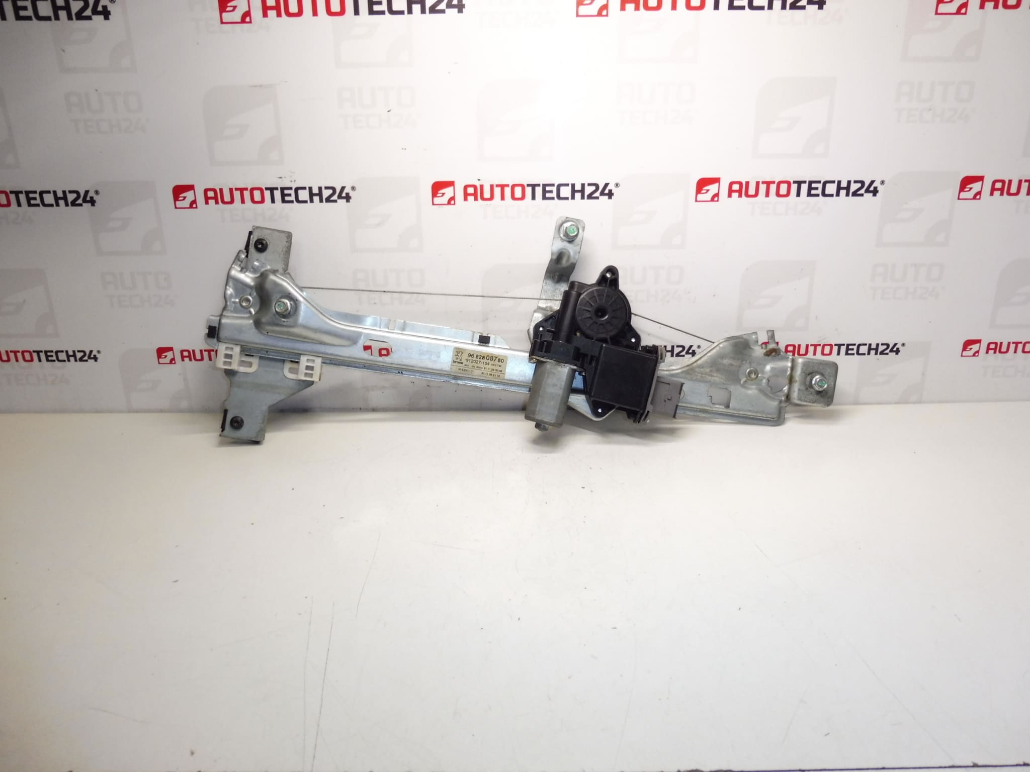 Vasen takalasimekanismi Peugeot 3008 5008 9682808780 9223F2