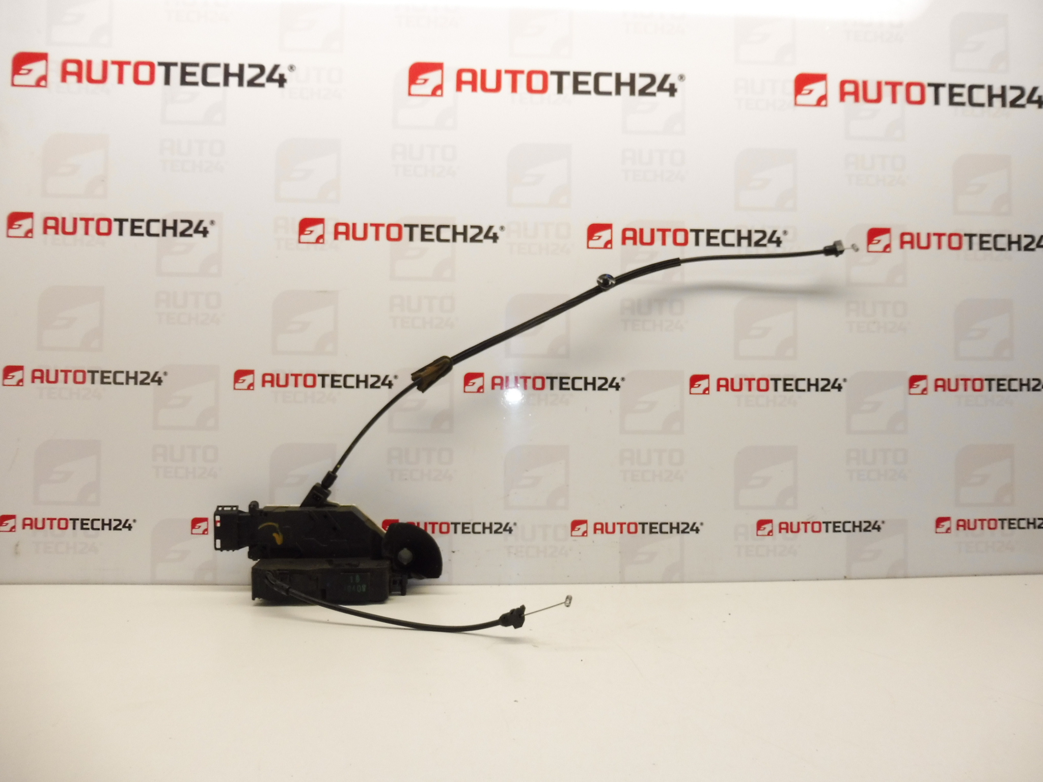 Peugeot 207 kuljettajan oven lukko 24090816 24087819 24091816