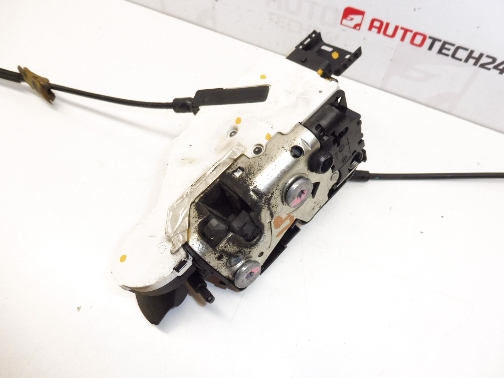 Peugeot 207 kuljettajan oven lukko 24090816 24087819 24091816