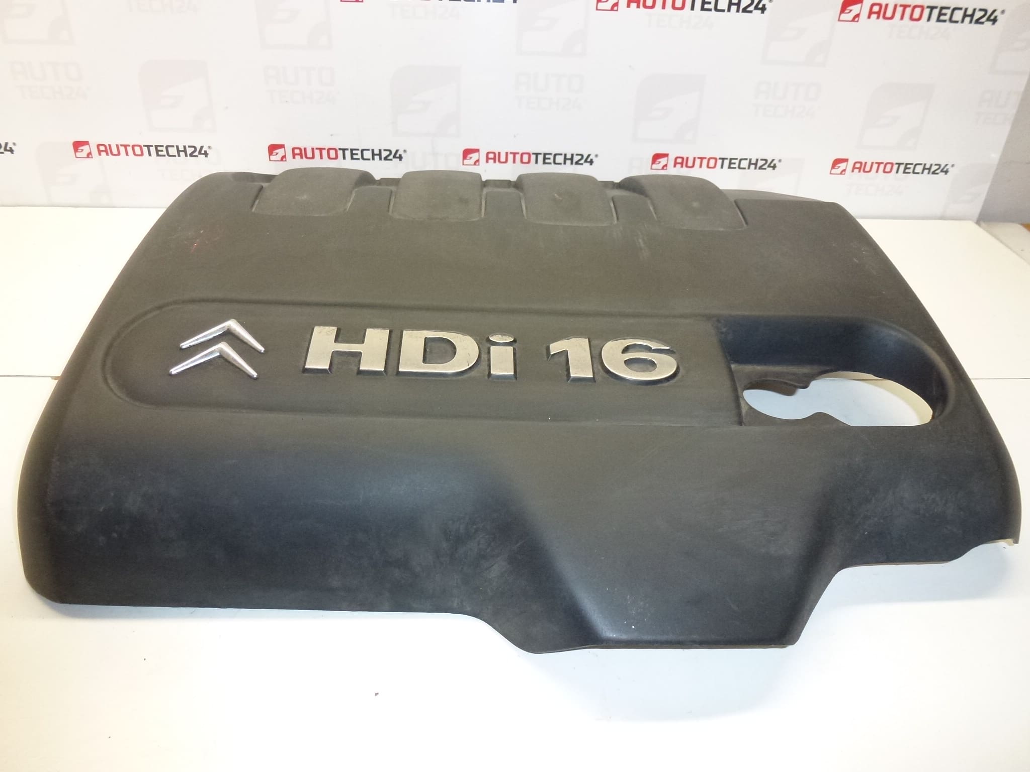 Moottorin kansi 2.0 HDI RHR Citroën 9657955780 013770