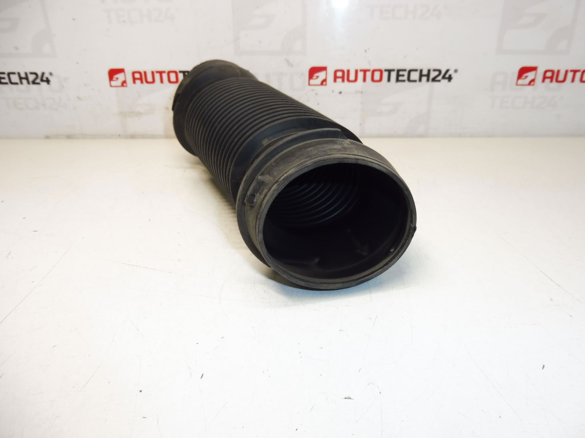 Ilmanottosuutin 1.4 VTI 70 kW 8FS Citroën Peugeot 9684577280 1436R0 - Image 2