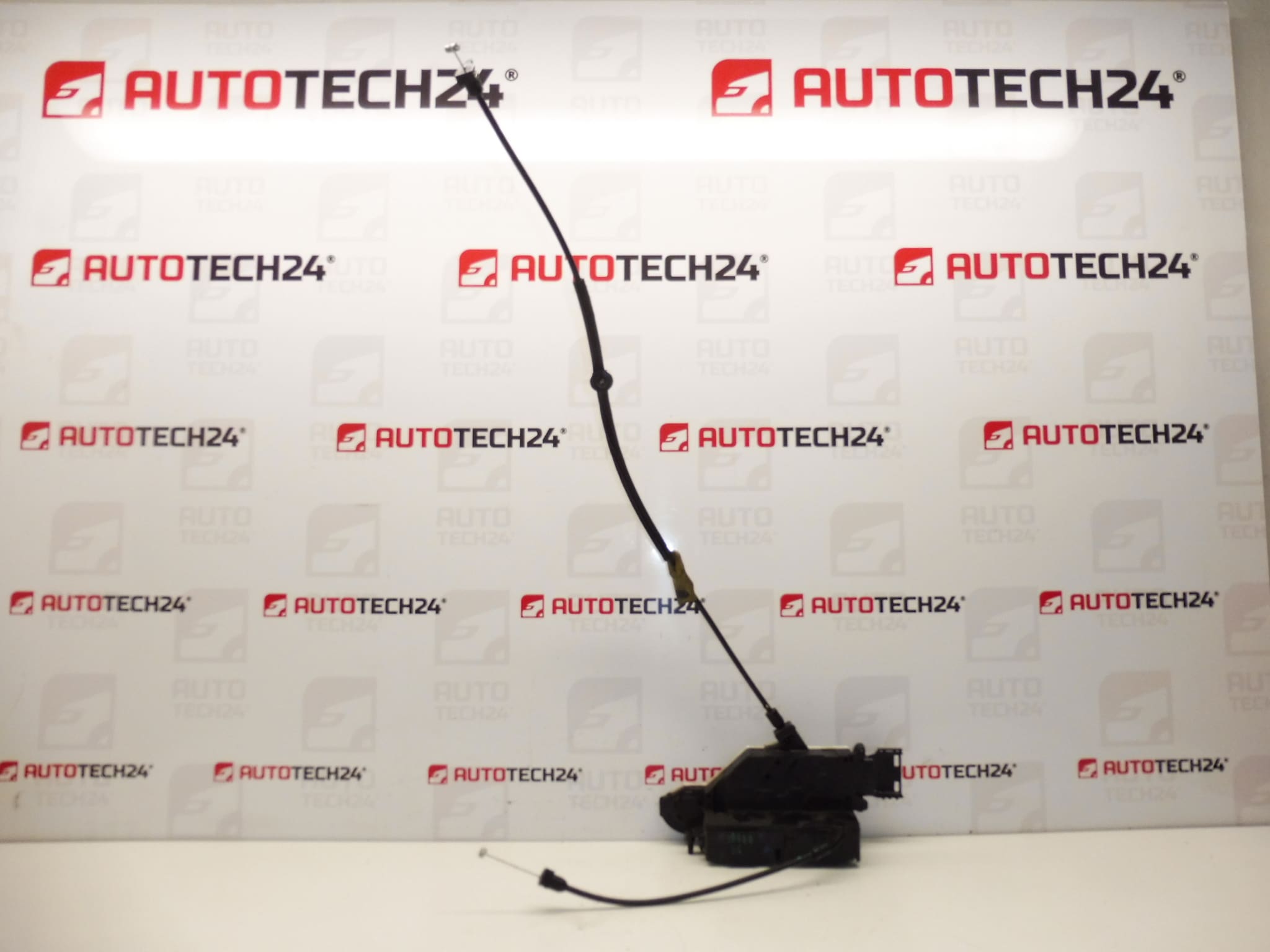 Matkustajan oven lukko Peugeot 207 24099816 24097816 24095816