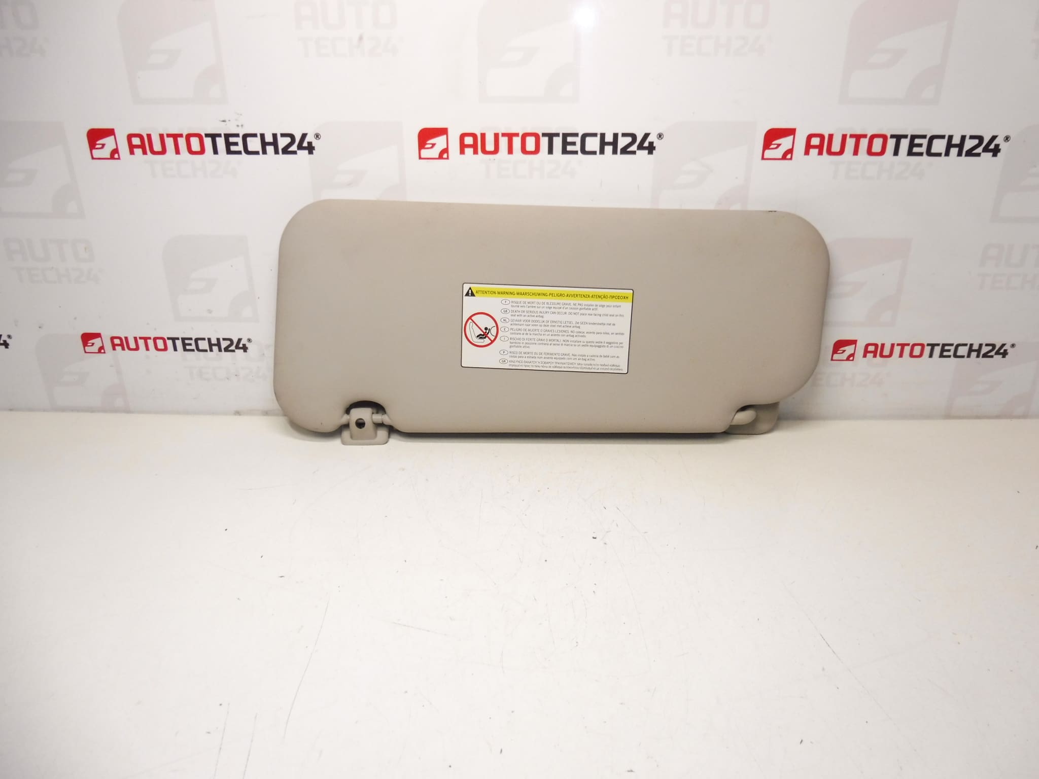 Oikea aurinkosuoja Citroën Peugeot 8143LW