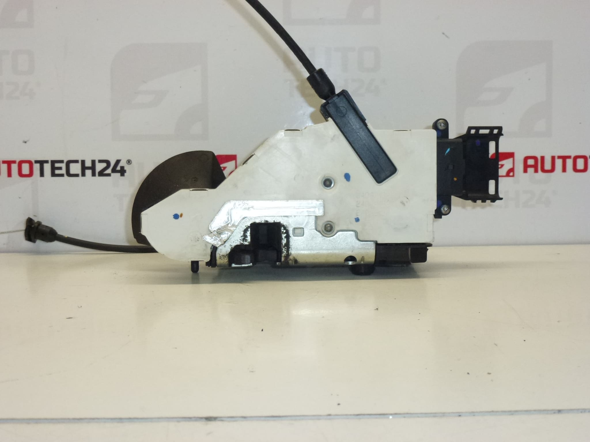 Vasen etuoven lukko Peugeot 207 24087158 9135V9 - Image 2