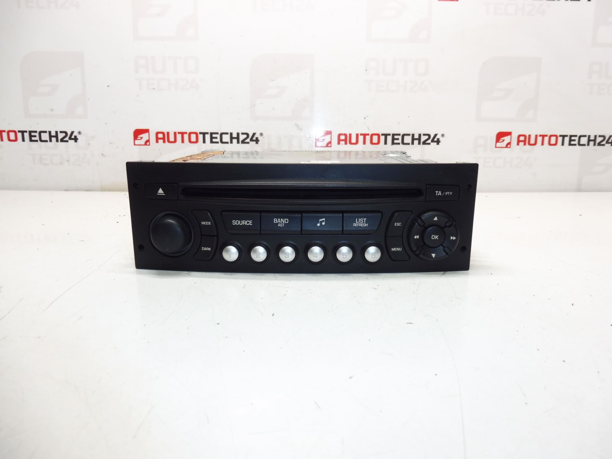 Autoradio CD-levyllä Citroën Peugeot 96647697XT 6564ZS