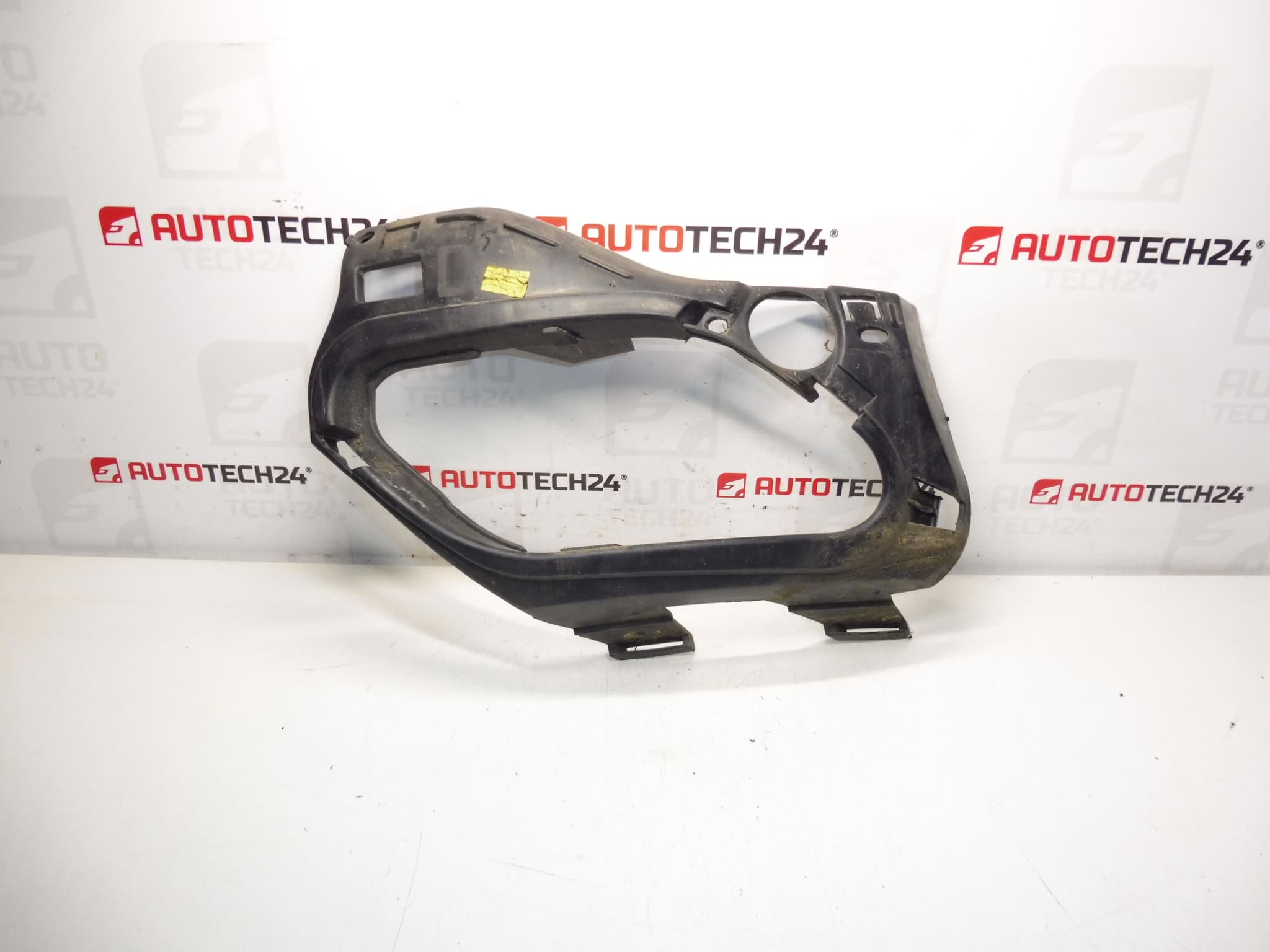 Citroën C4 Coupe oikean takasumuvalon runko 7414KE