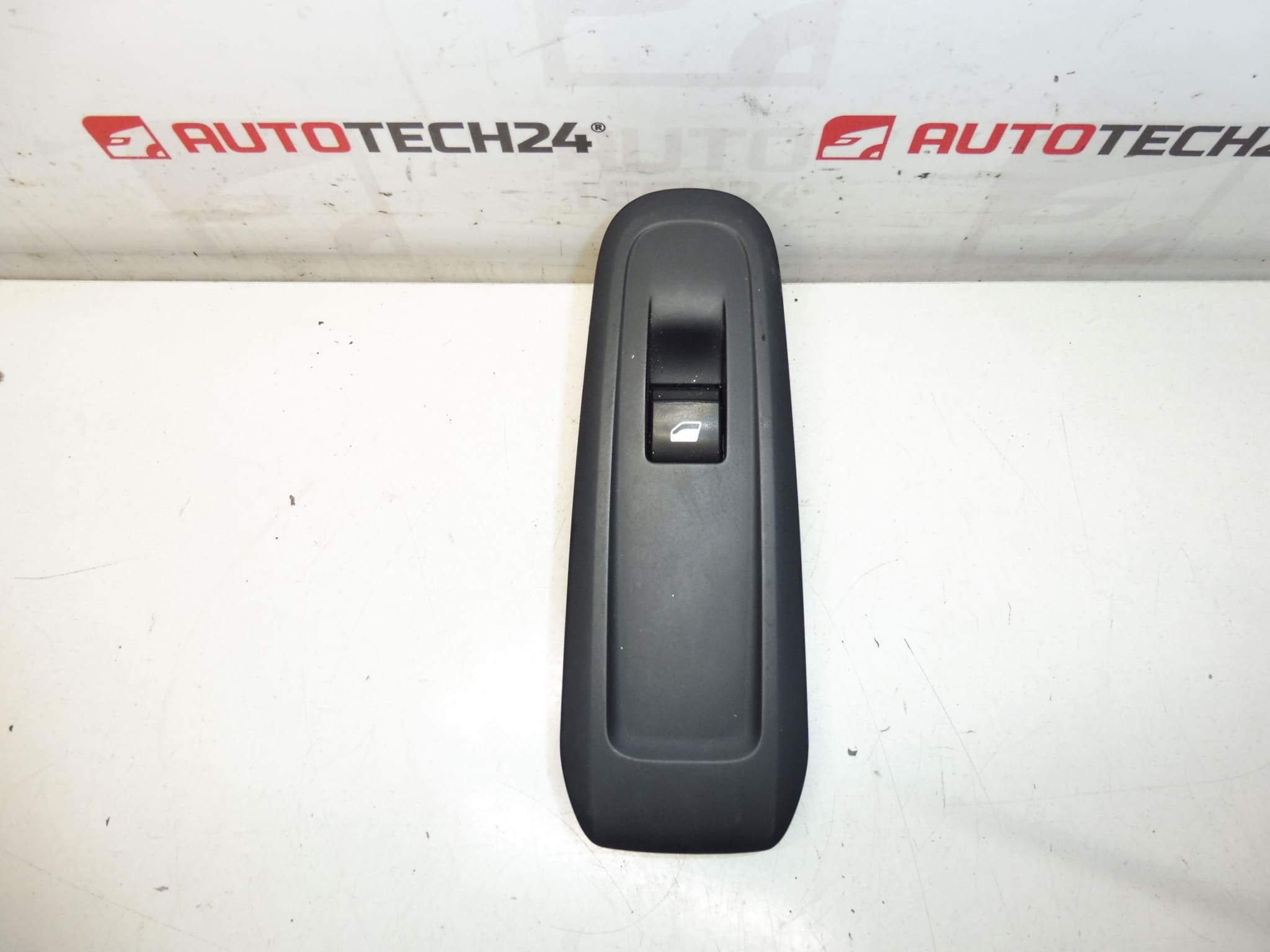 Matkustajan ikkunan ohjaus Peugeot 308 T9 96762292ZD runko 96777320ZD