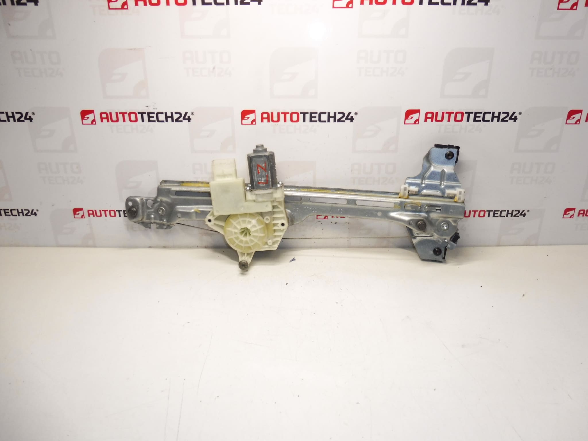 Peugeot 308 T9 takalasin vetomekanismi 9800273480