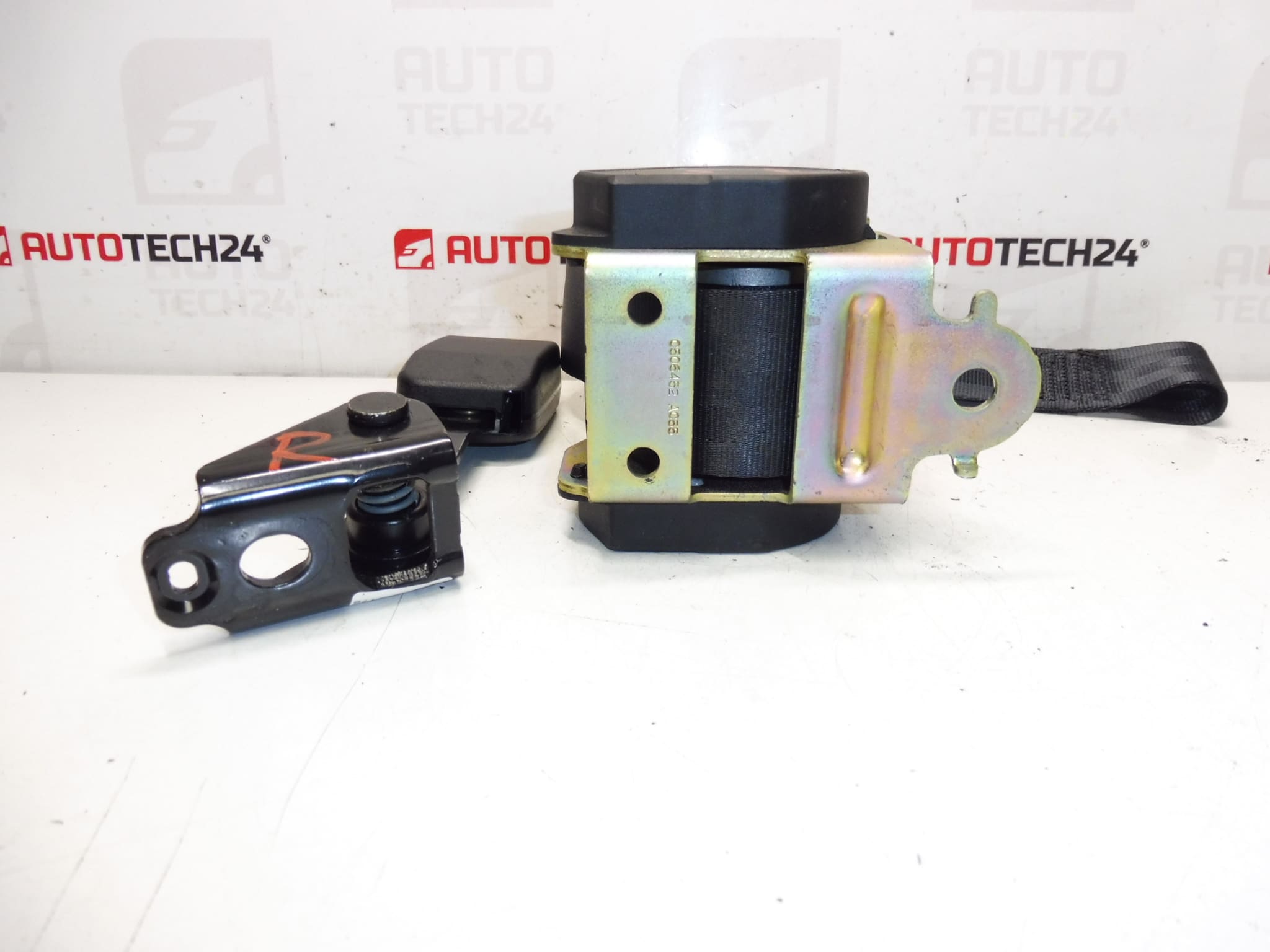 Oikea takaturvavyö Peugeot 307 CC 8974JY - Image 2