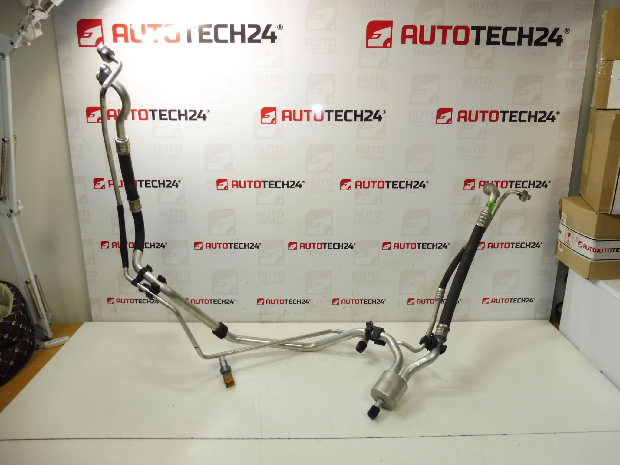 Ilmastointiputki Citroen Peugeot DS 9670651880 6477Z9