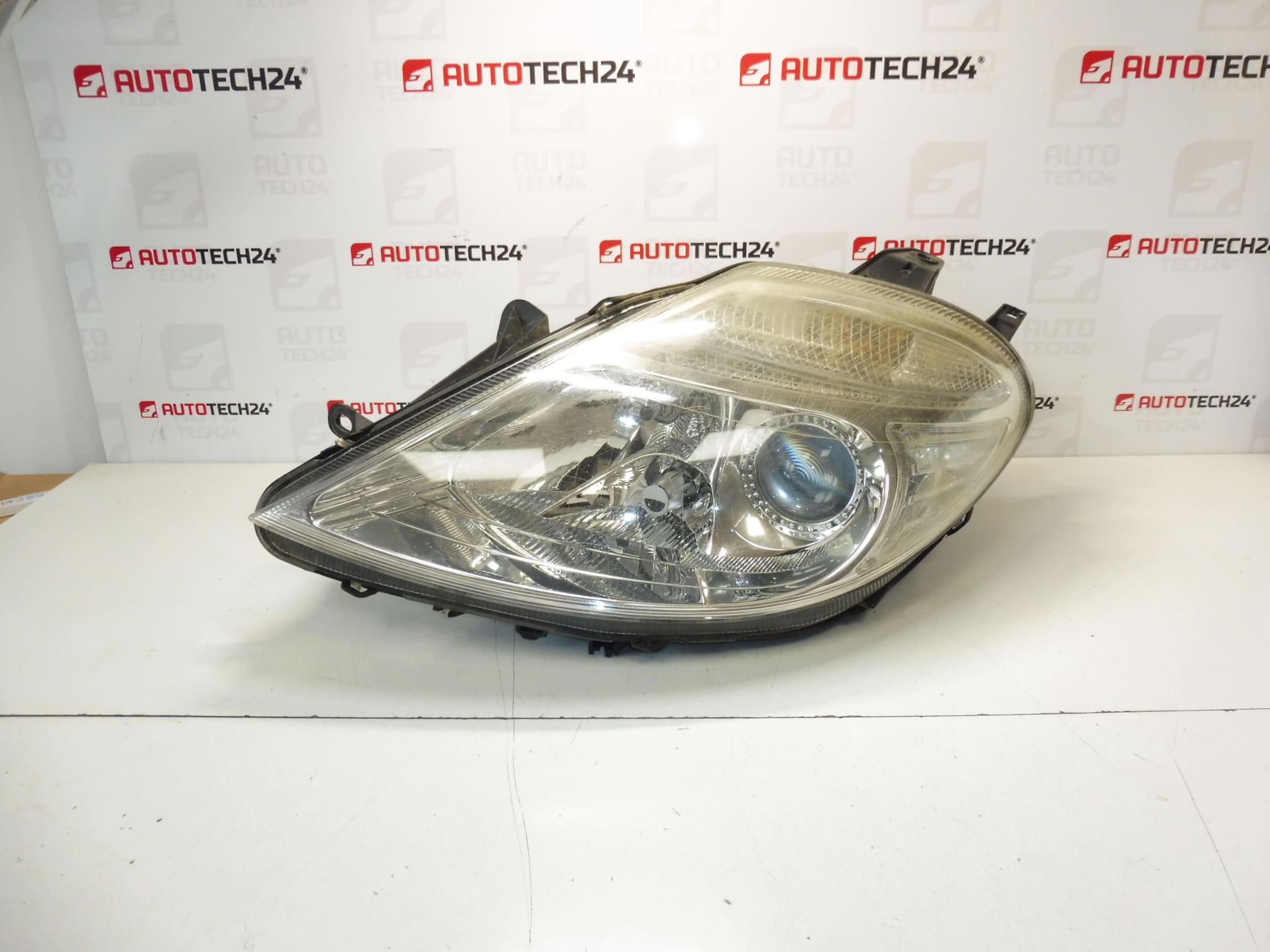Vasen etuvalo Xenon Citroën C8 1494320080 89006373 620816