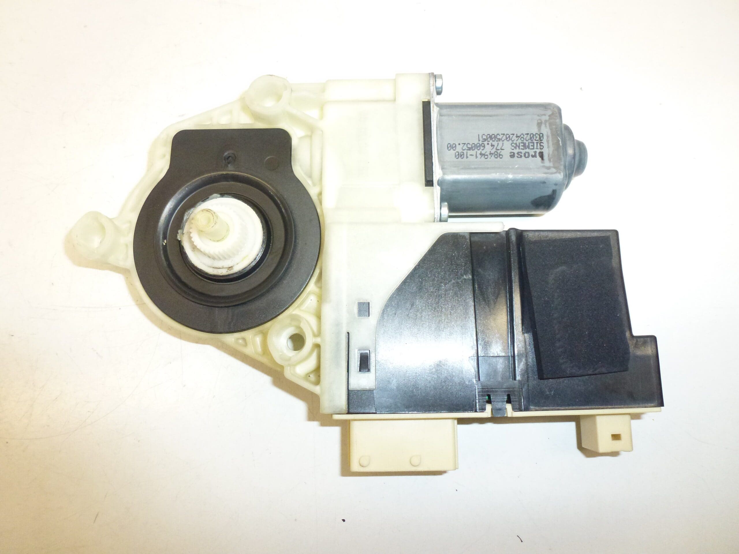 Vasemotorin sähkömoottori vasemman ikkunan nostoon Citroën C4 9681575280 9221AW
