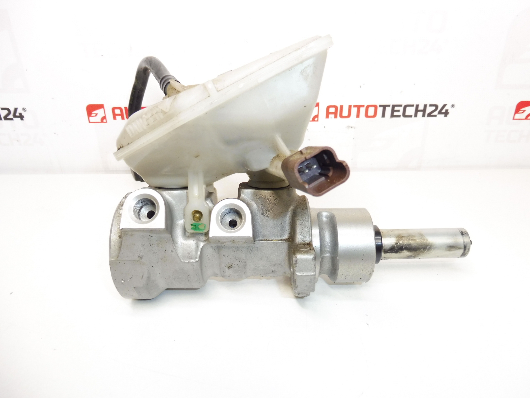 Pääjarrusylinteri BOSCH Citroën Peugeot 0204123596 22472579 4601L2