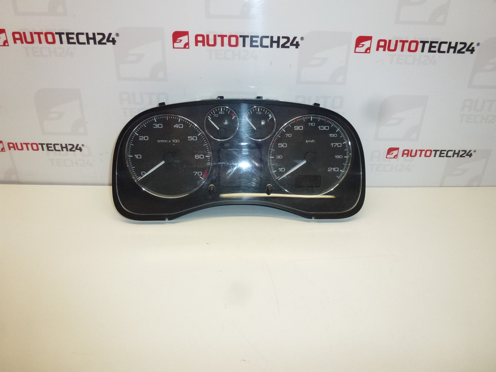 Peugeot 307 II ajettu 215000 km nopeusmittari, 9654485080, 6106N0