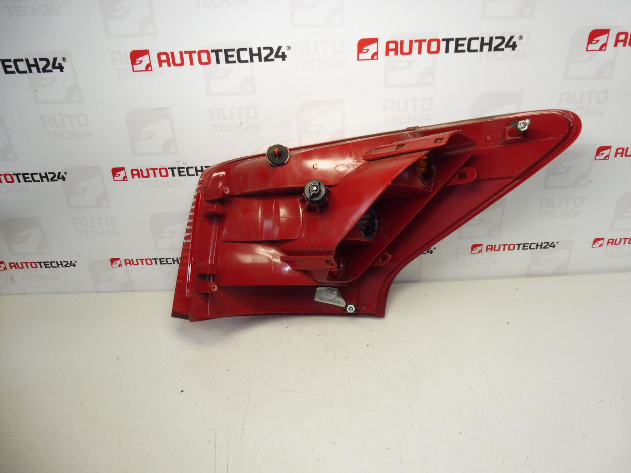 Vasen Takavalo Oikealle Peugeot 407 SW 9641948780 6350T3