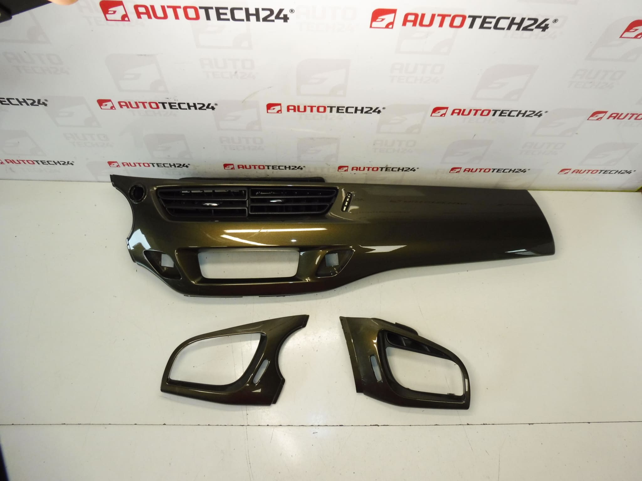 Citroen C3 II A51 kojelaudan koristesarja 9685748677 96857498ZD 96857501ZD