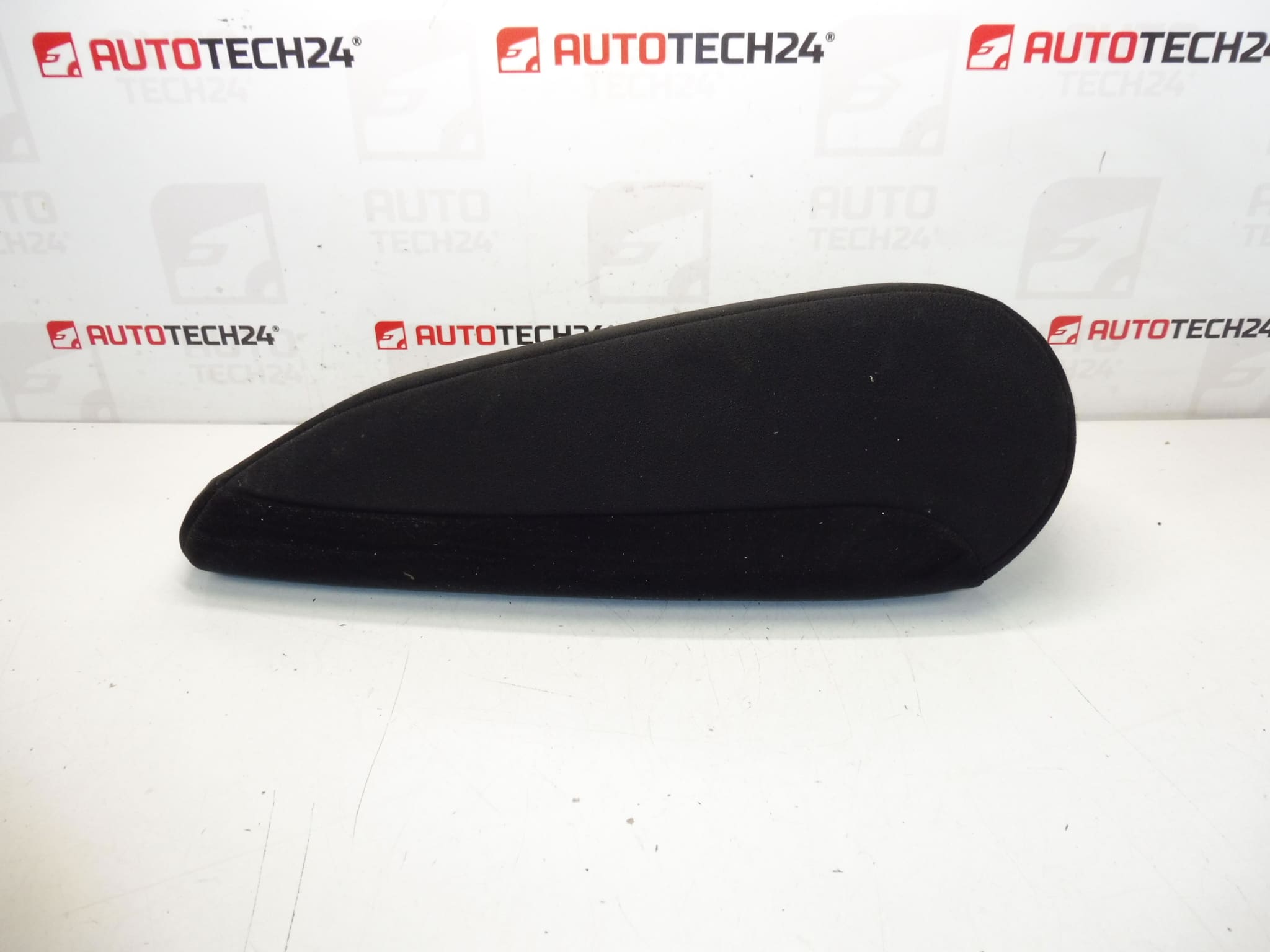 Kuljettajan käsinoja Citroën C4 Picasso 8830PY