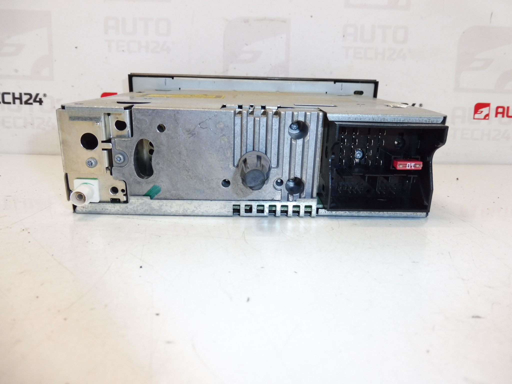 Autosoitin Citroën Peugeot RD4 N1 9650574977 6564V1