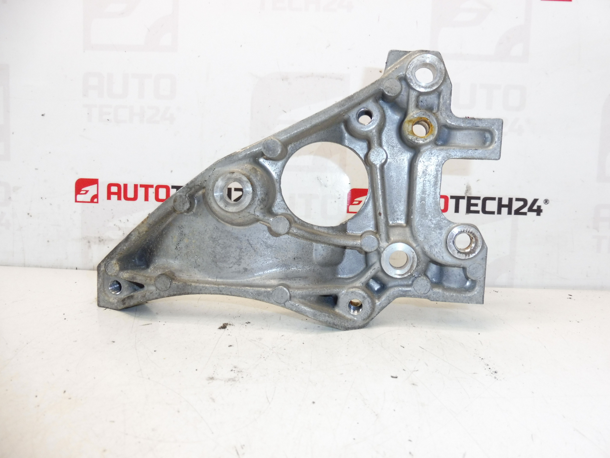 Ilmastointokompressorin kiinnike Citroën Peugeot 1.6 eHDI 9672950980 6453NS