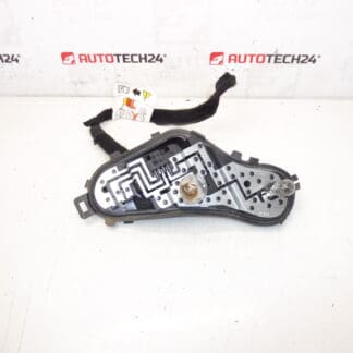 Peugeot 3008 polttimokanta 9805510580